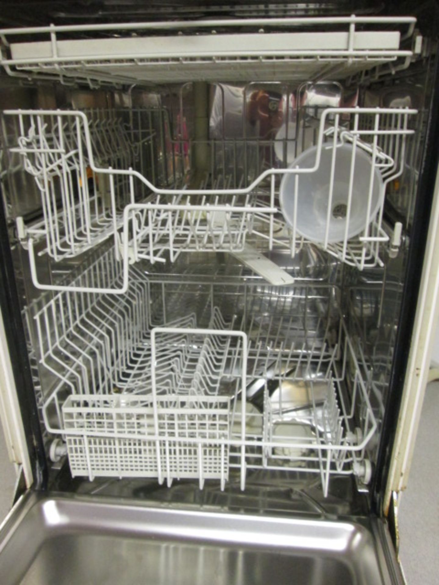 Miele Classic Turbothermic Dishwasher, Model G349SCHE PLUS. (Ex Demonstrator, Used). With - Image 4 of 5