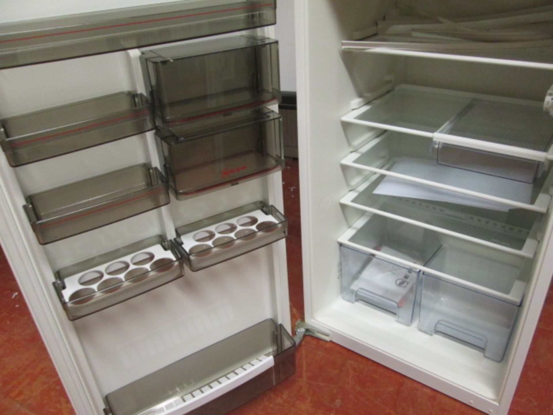 Neff Integrated Fridge, Model FD8205, (Ex Display) 1030mm x 540mm - Image 4 of 4