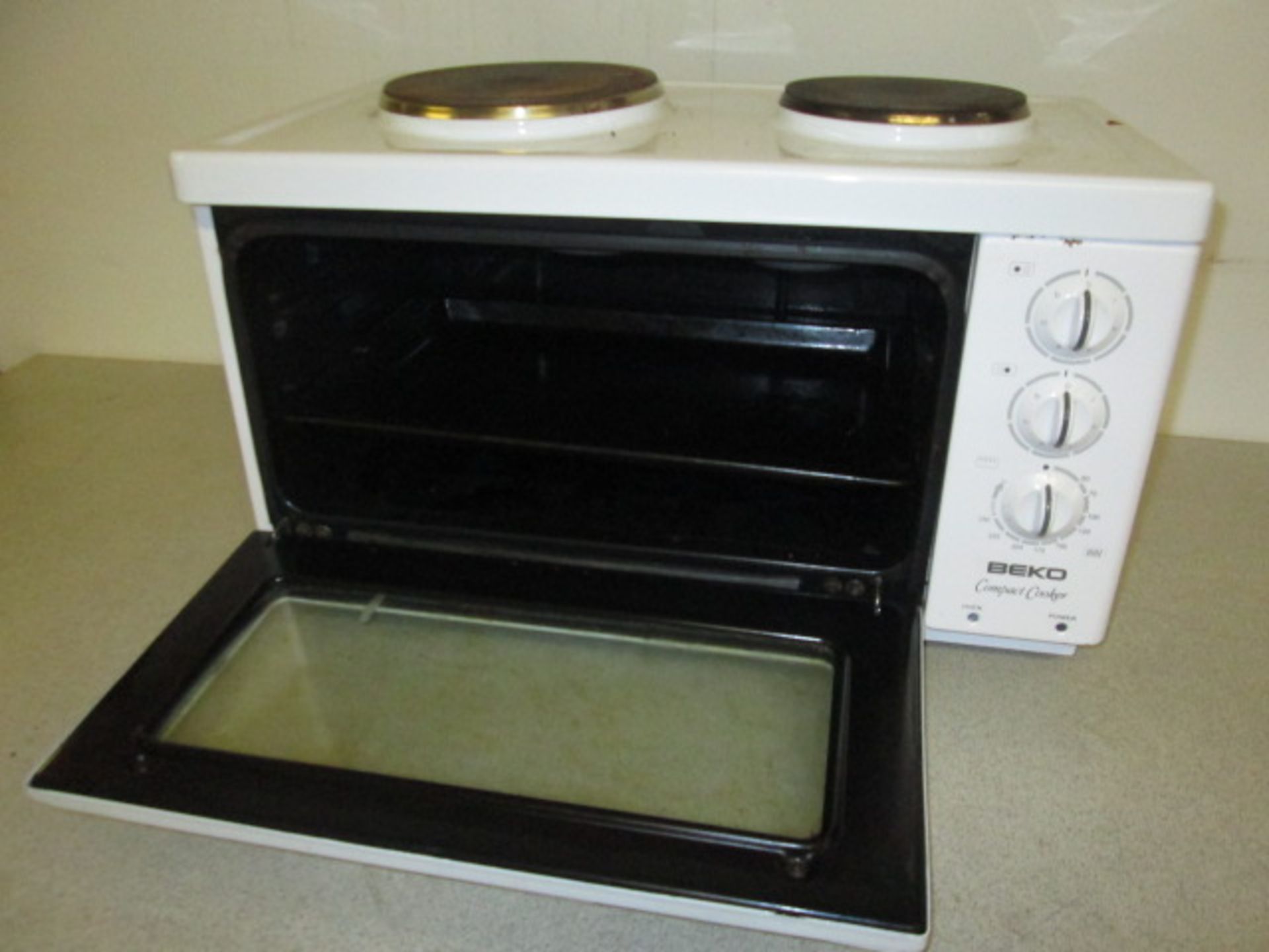 Beko Compact Countertop, 2 Ring Electric Hobb & Oven - Image 2 of 2