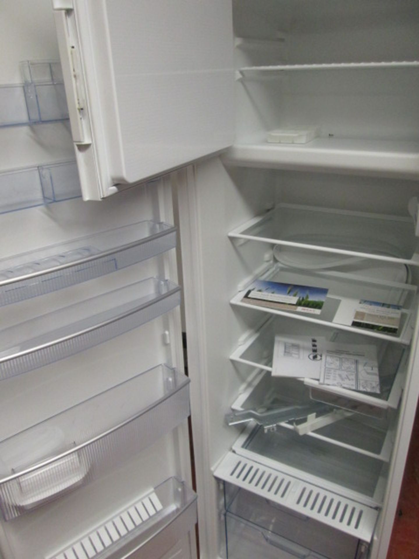 Neff Integrated Fridge with Ice Box, Model FD9012 with Installation and Operating Instructions, 1780 - Image 4 of 4