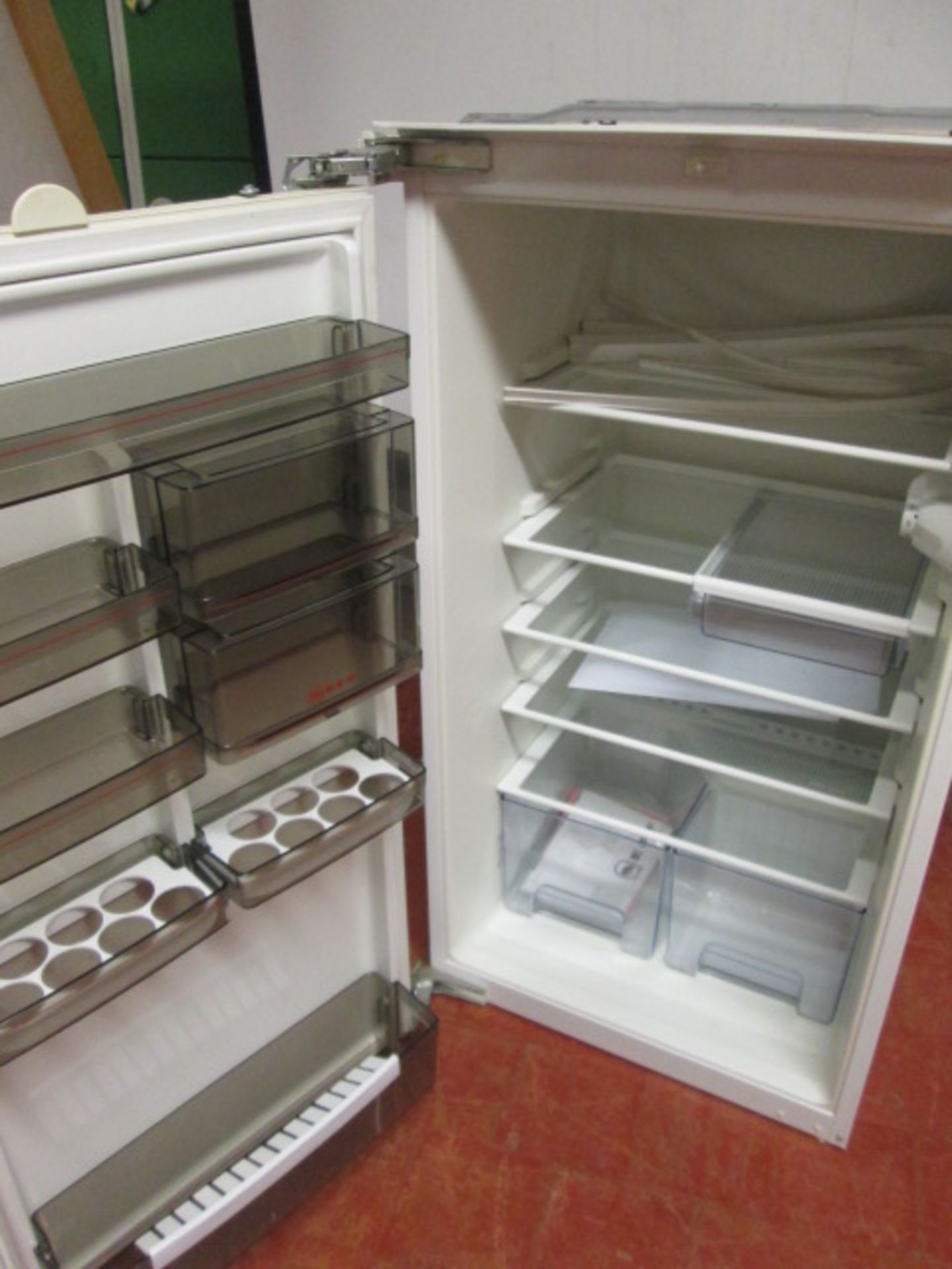 Neff Integrated Fridge, Model FD8205, (Ex Display) 1030mm x 540mm - Image 2 of 4