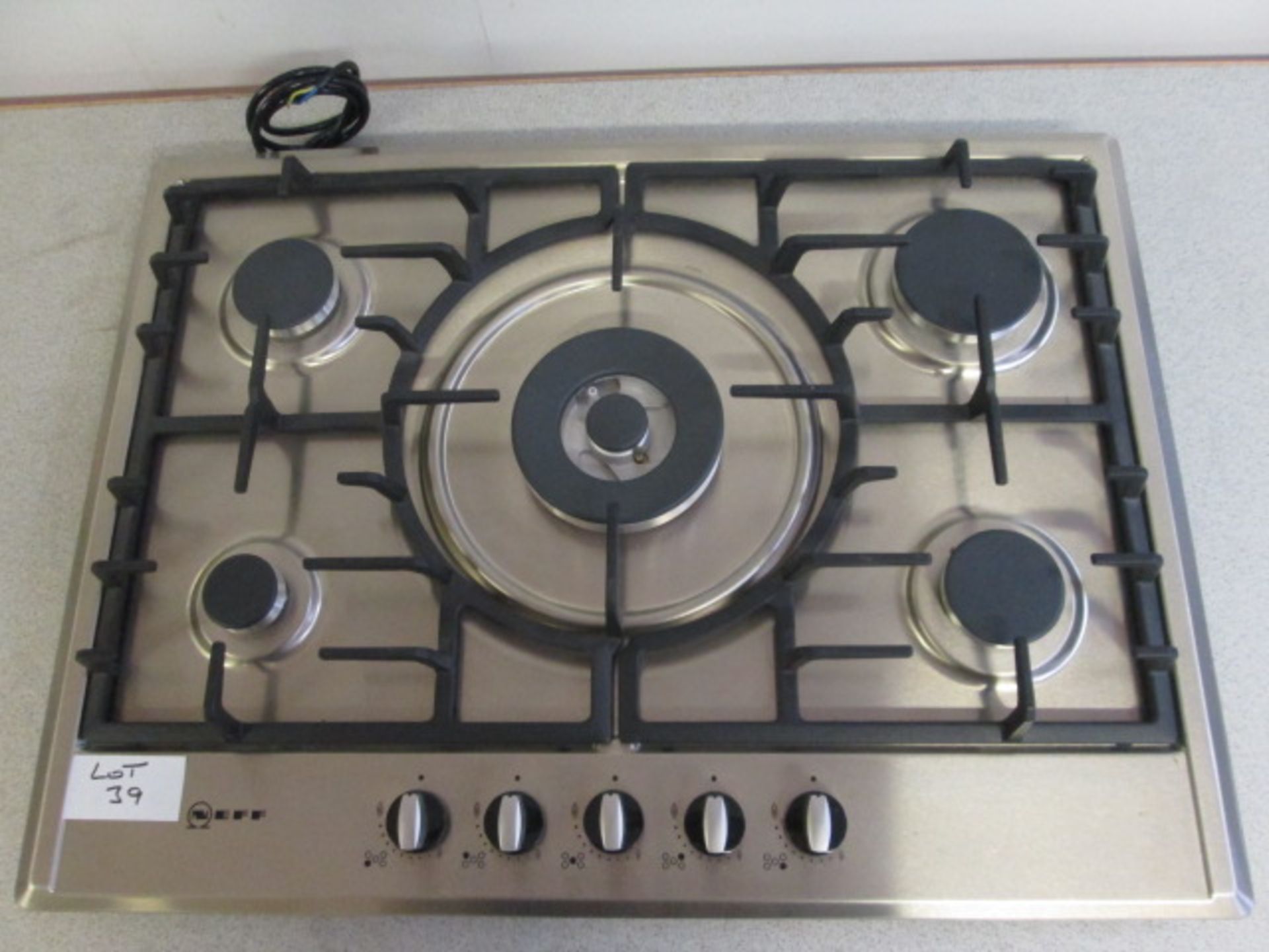 Neff 5 Ring Gas Hob in Brushed Steel. (As New/Ex Display) - Image 2 of 2