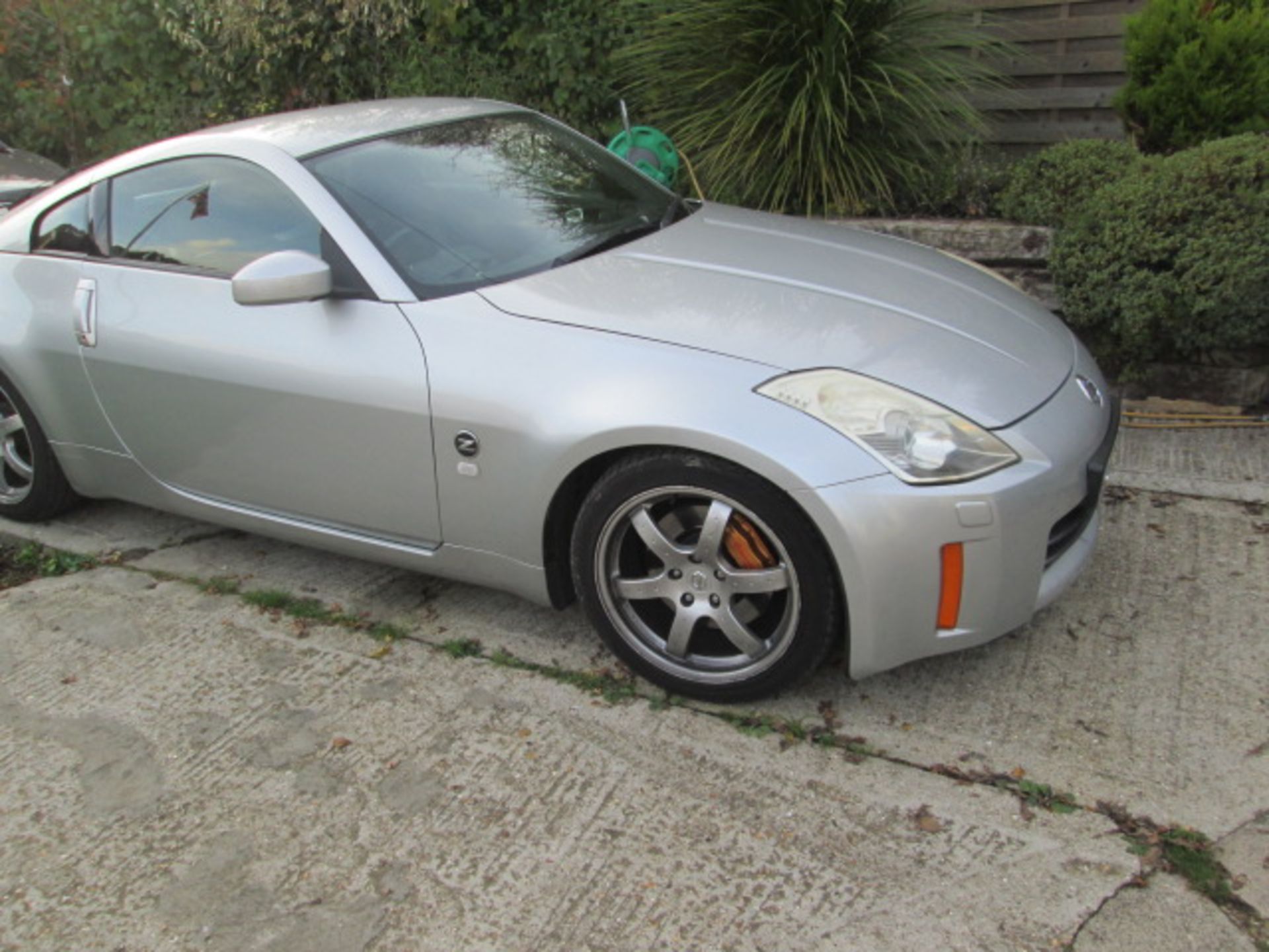 HIL 7890: Nissan 350z in Grey. 3498cc, Petrol, 6 Speed Manual. 2 Previous Owners, First Registered - Image 13 of 38