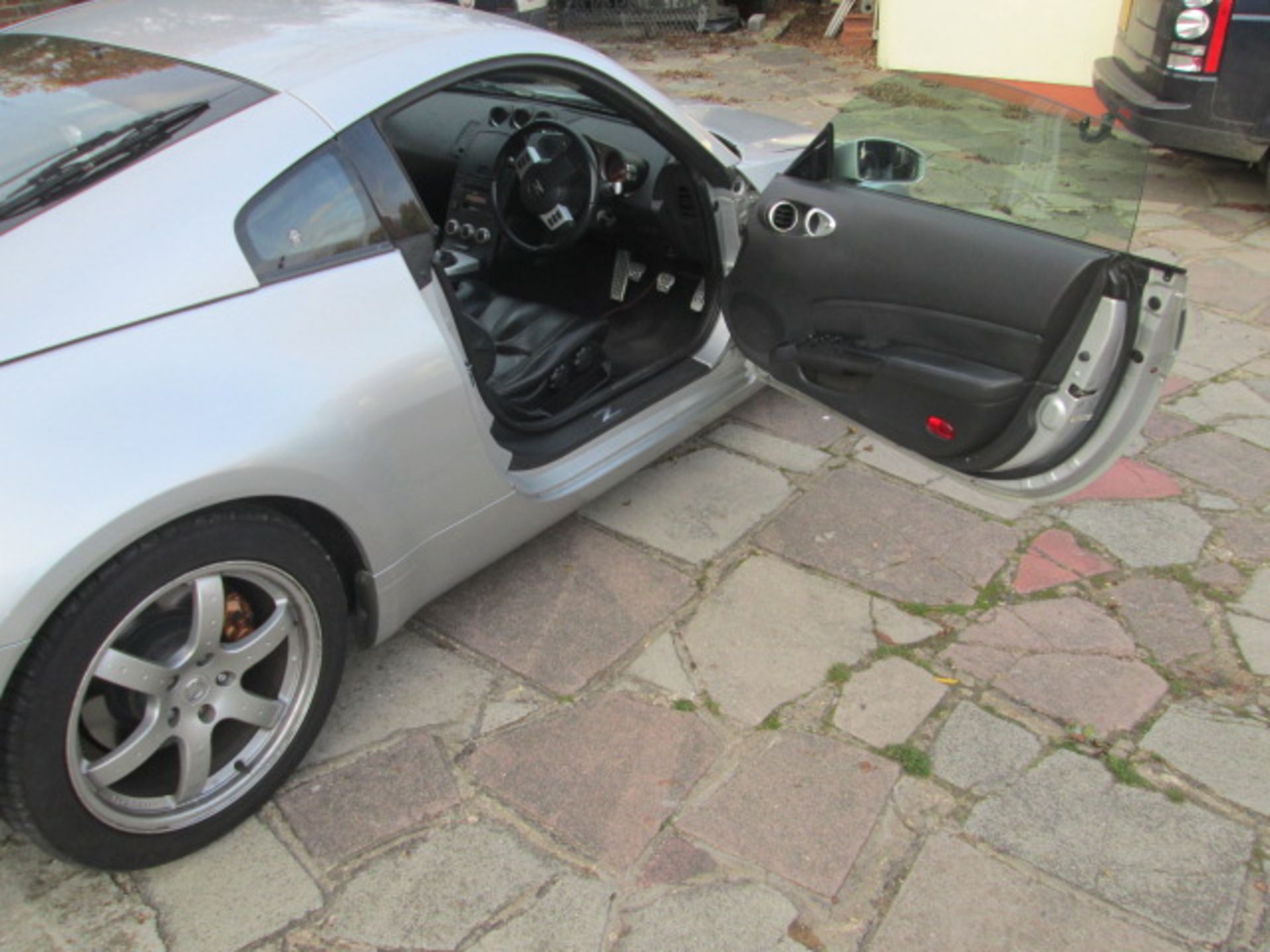 HIL 7890: Nissan 350z in Grey. 3498cc, Petrol, 6 Speed Manual. 2 Previous Owners, First Registered - Image 8 of 38