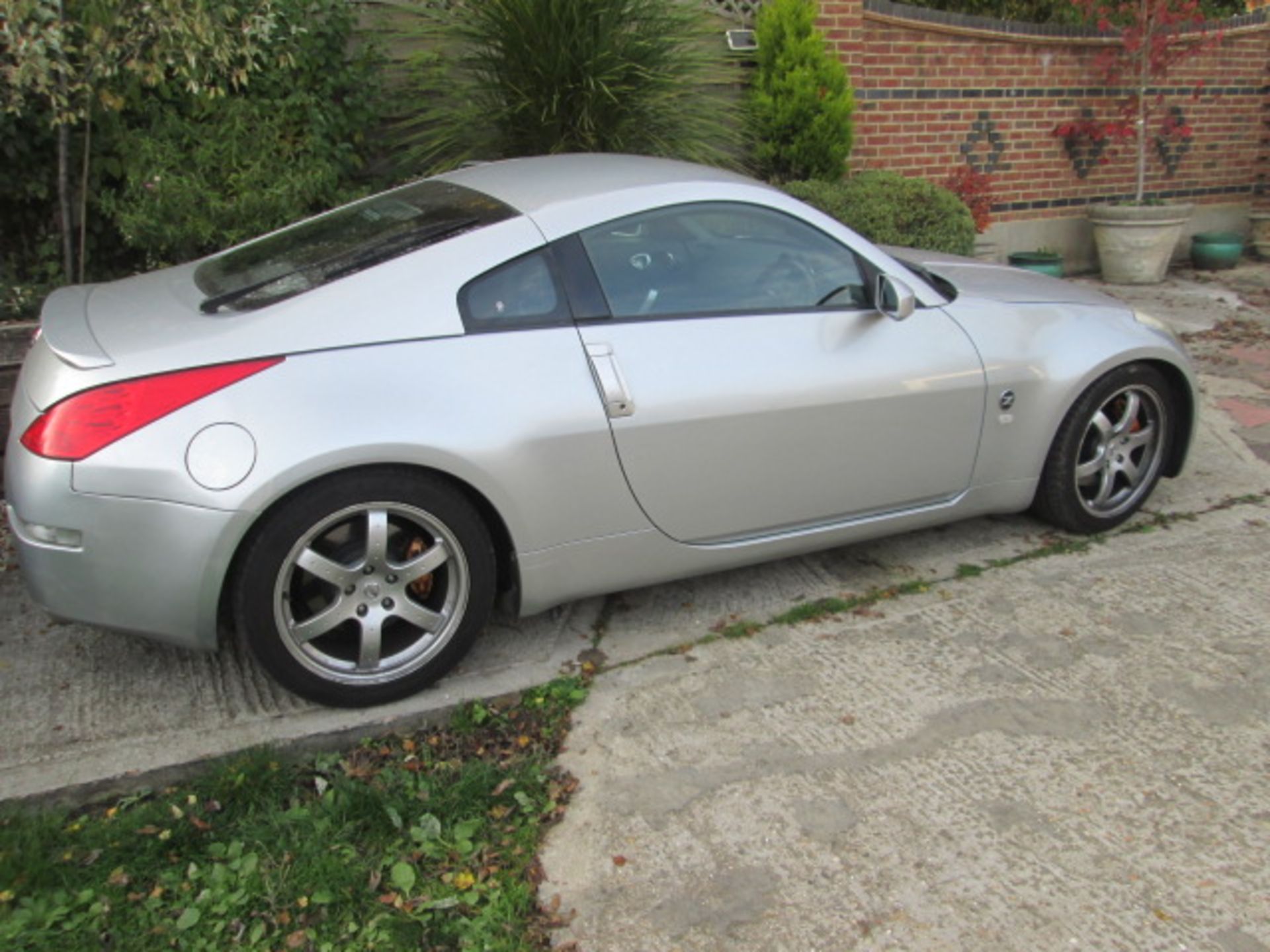 HIL 7890: Nissan 350z in Grey. 3498cc, Petrol, 6 Speed Manual. 2 Previous Owners, First Registered - Image 4 of 38