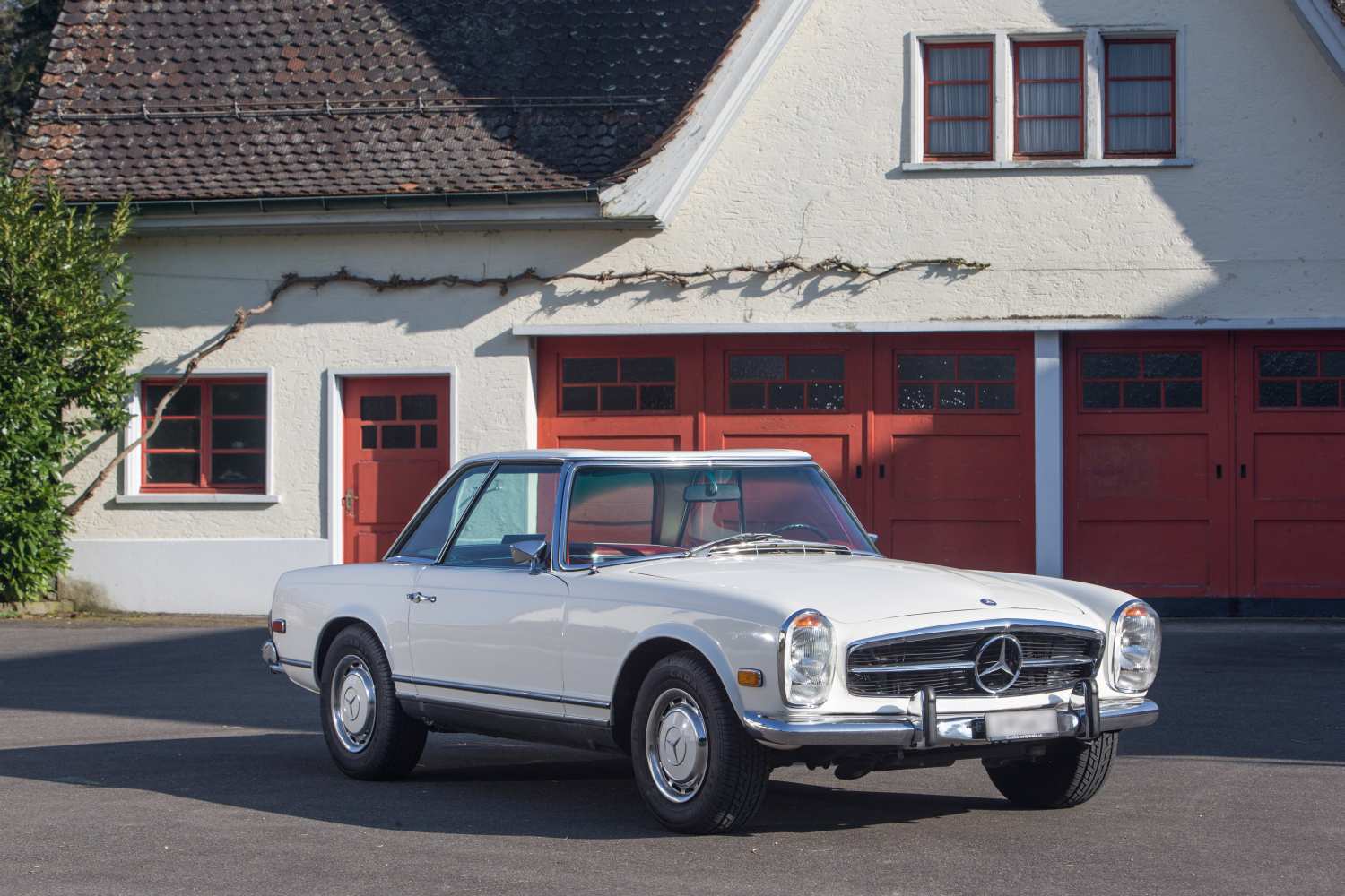 Mercedes Benz 280 SL Pagode, Jg. 1968Chassis-Nummer: 113044-12-001646 Motor-Nummer: 130983-12-001119