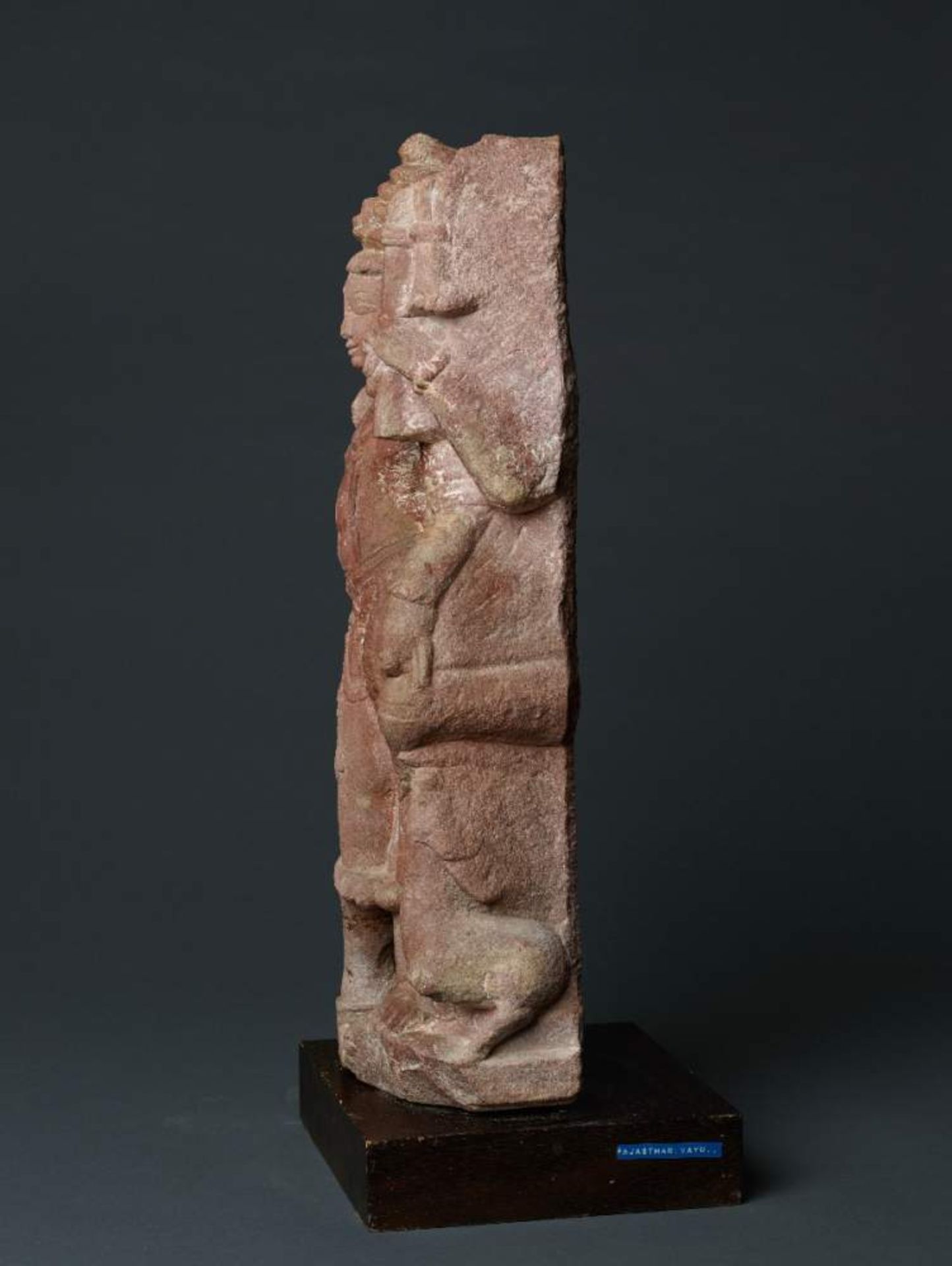 STEHENDE GOTTHEIT SHIVARötlicher Sandstein. Indien,Madhyapradesh oder Rajasthan, ca. 11. bis 12. - Image 5 of 6