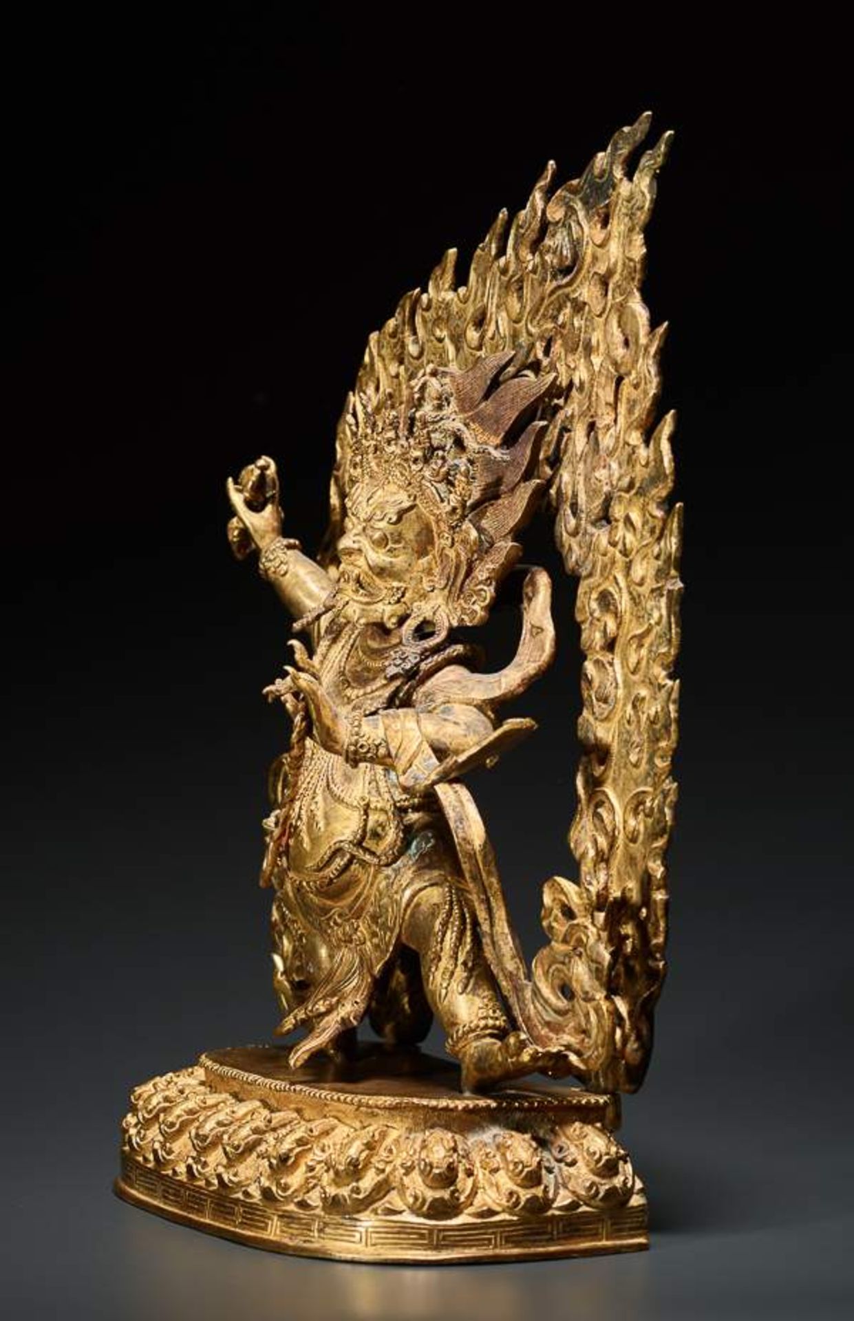 DER DHARMAPALA VAJRAPANI Feuervergoldete Bronze. Tibet, 20. Jh. Vajrapani, sonst ein Bodhisattva, - Image 9 of 11