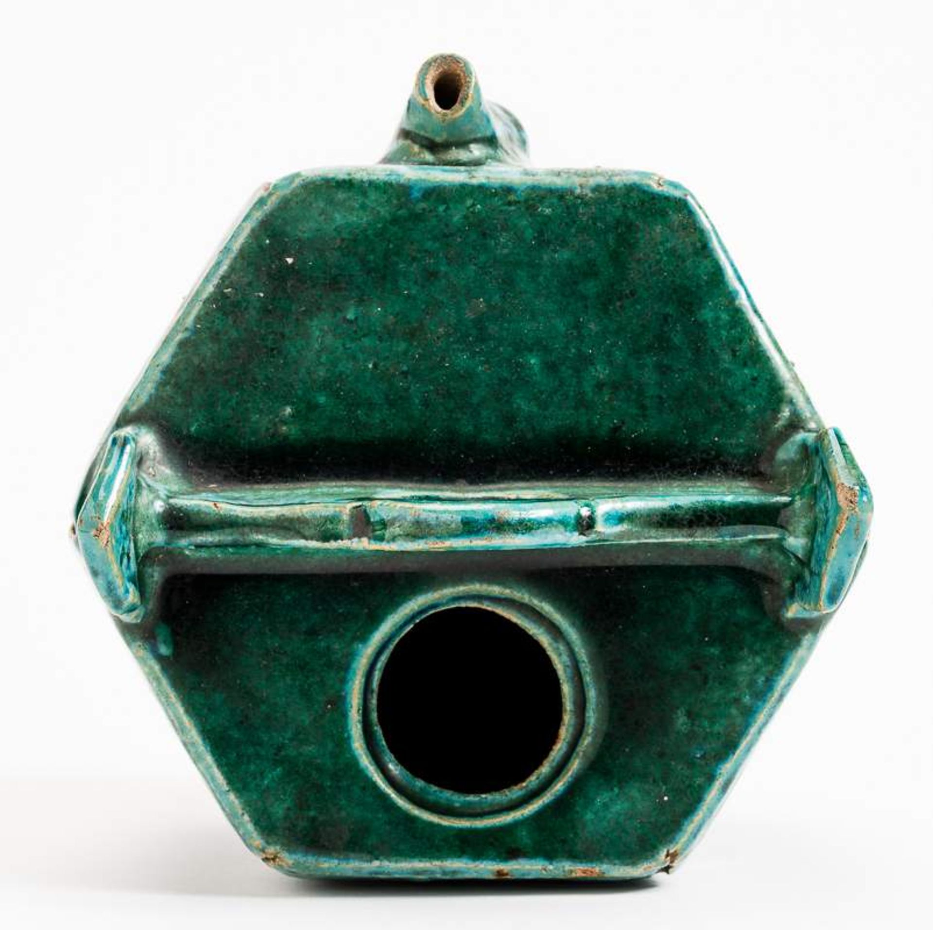 GEFÄSS IN FORM EINES WASSEREIMERS Grün glasierte Keramik. China, Qing, vermutlich 17. Jh. Dieses - Image 7 of 15