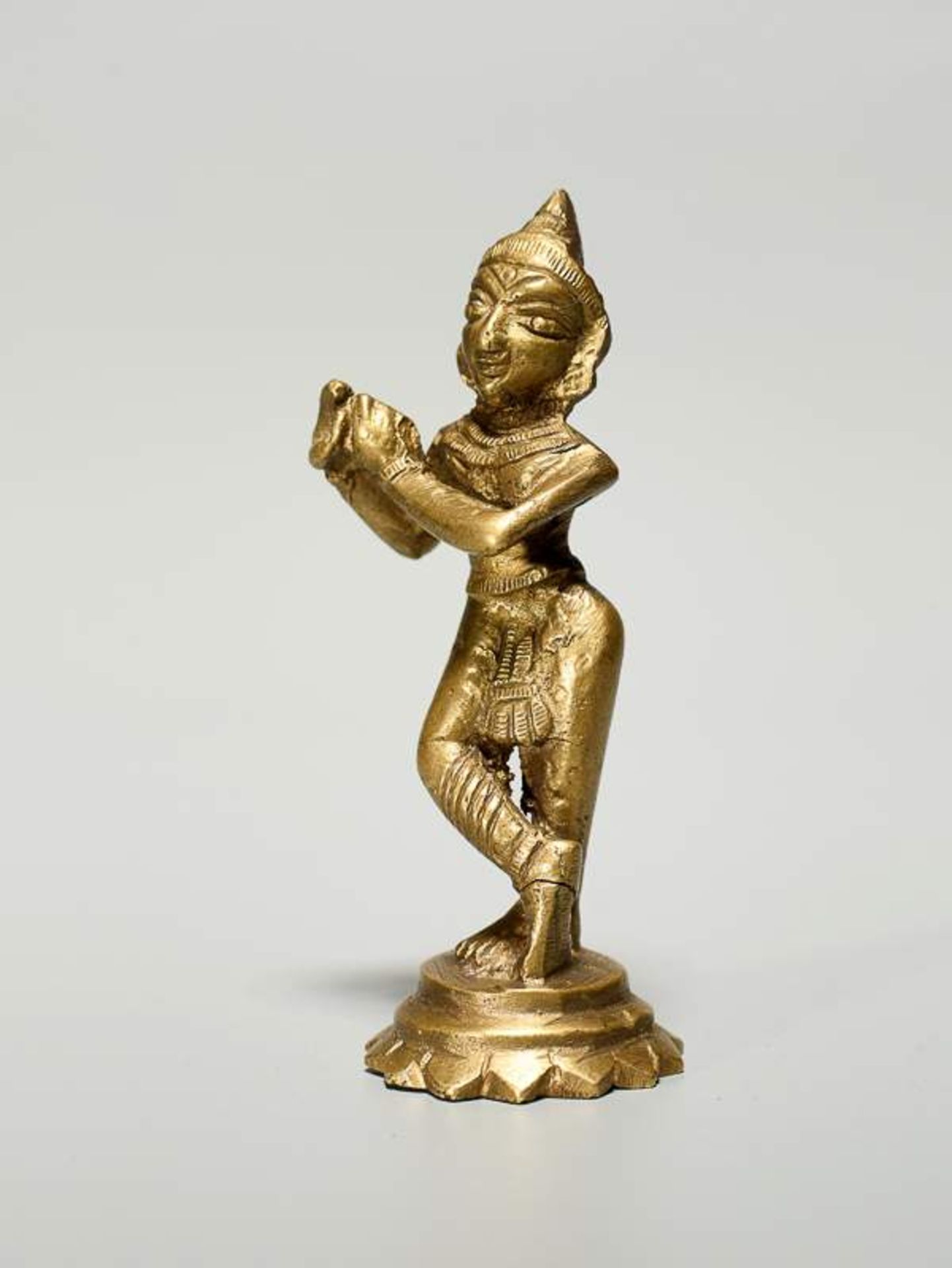AUF FLÖTE SPIELENDER KRISHNA Bronze. Volkskunst Indien, Kashmir, ca. 19. Jh. Krishna, Inkarnation - Image 8 of 11