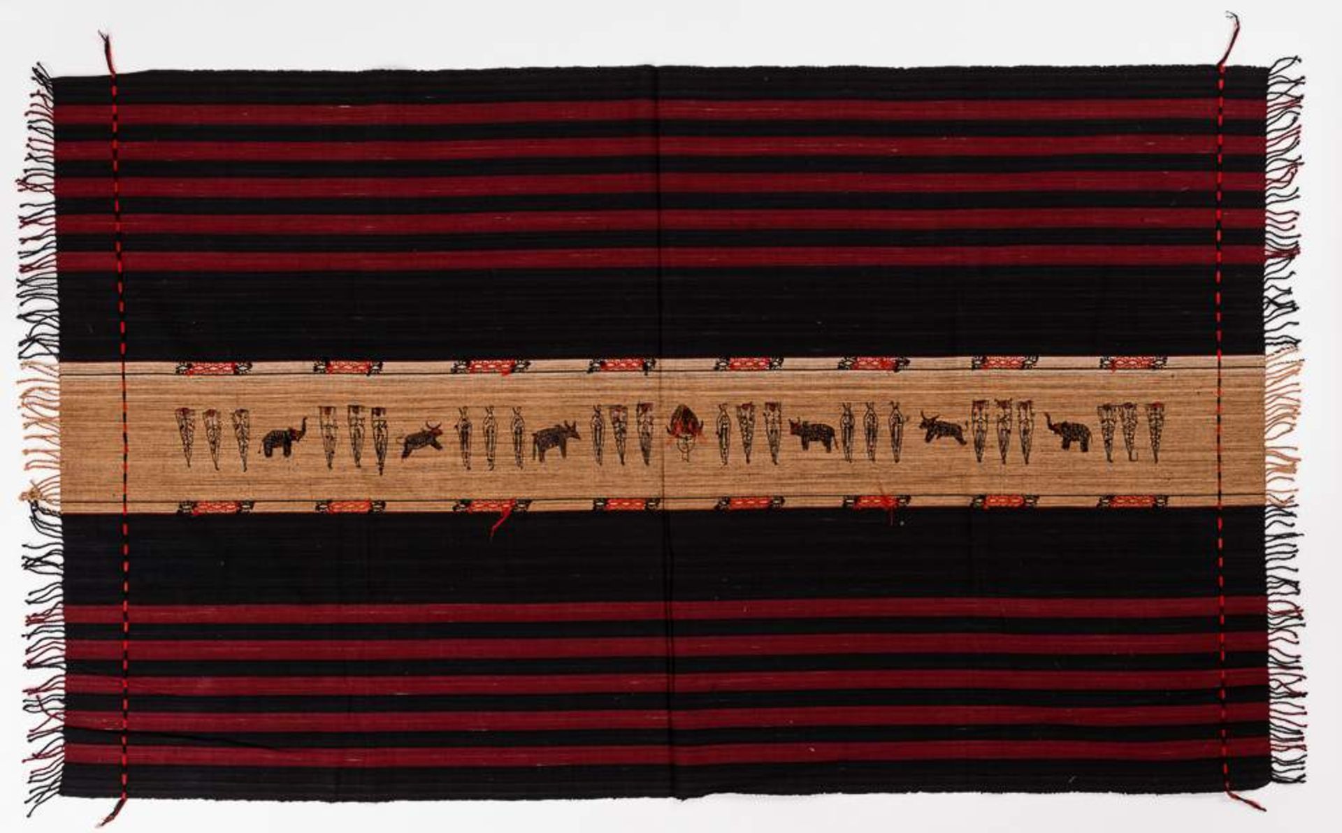 Großes handgewebtes Tuch der Naga Baumwolle. Burma/Myanmar, 1. Hälfte 20. Jh. 175 x 75 cm - Image 2 of 3