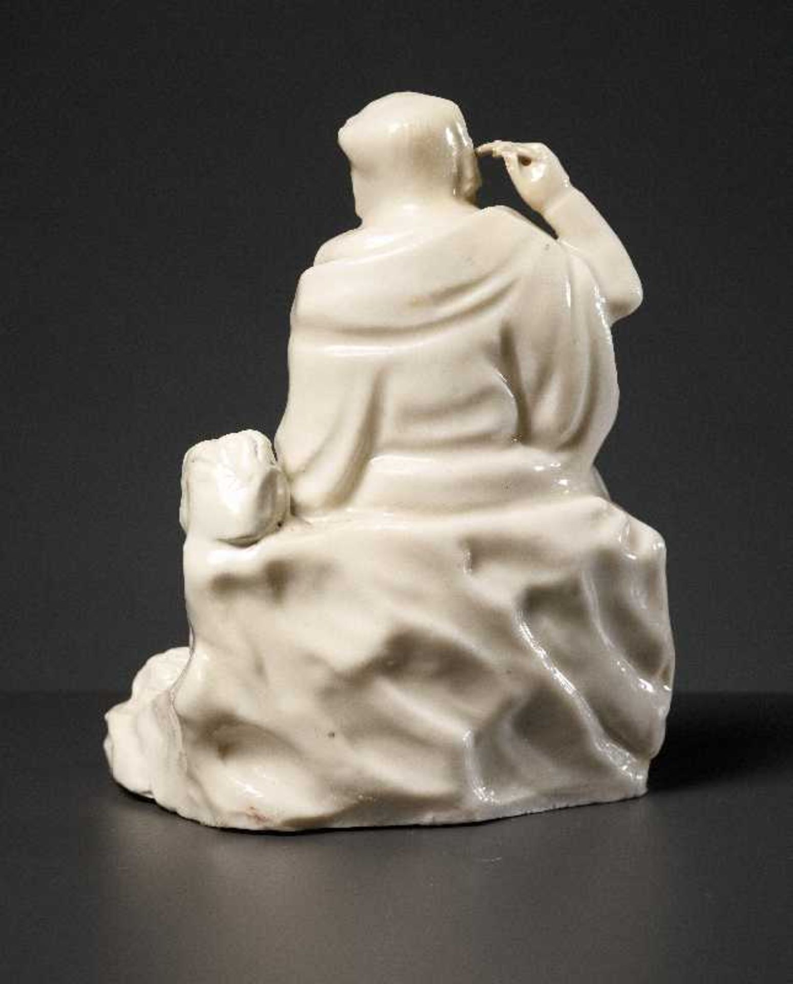 WEISER ODER UNSTERBLICHER Blanc de Chine. China, Qing-Dynastie (1644 - 1911) Eine nette - Bild 5 aus 6