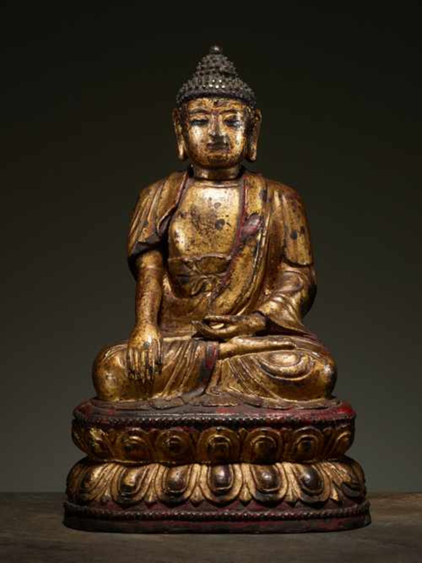 BUDDHA AUF LOTUSTHRON Bronze mit Vergoldung. China, Ming-Dynastie (1368 - 1644) Buddha Shakyamuni, - Image 2 of 8