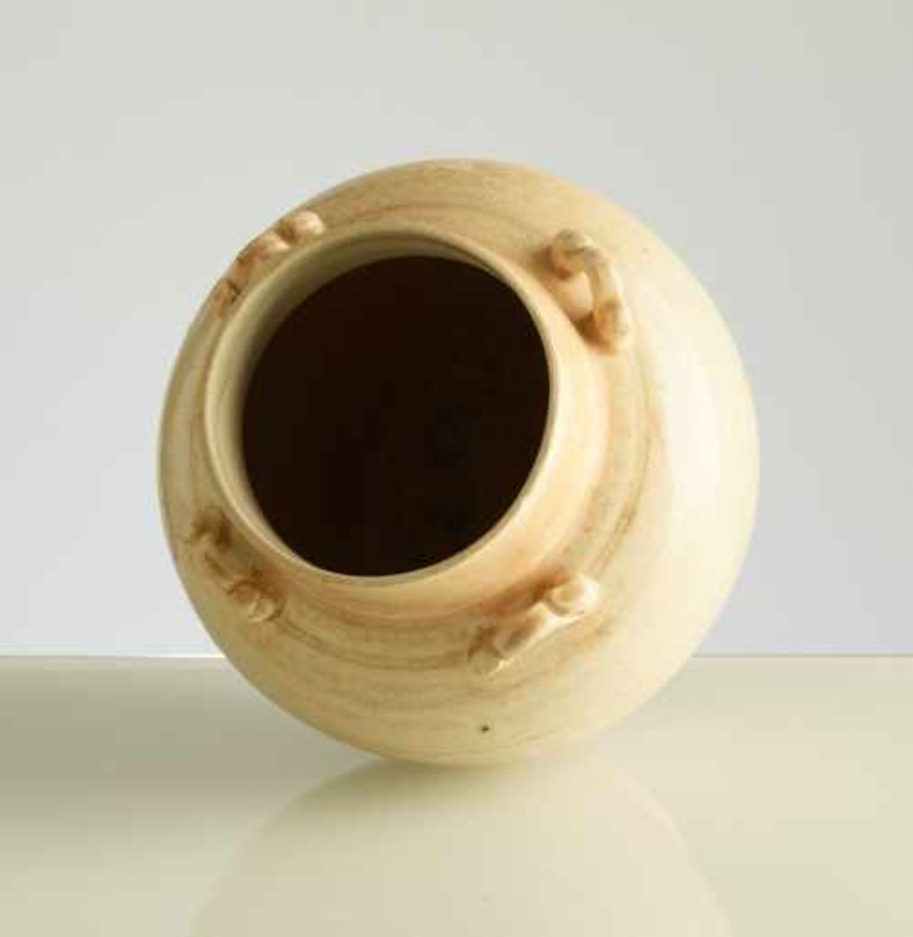 DECKELGEFÄSS MIT BANDÖSENGlasierte Keramik. China, im Stil der Song-Zeit, möglweise Ming-Dyanstie, - Image 4 of 7