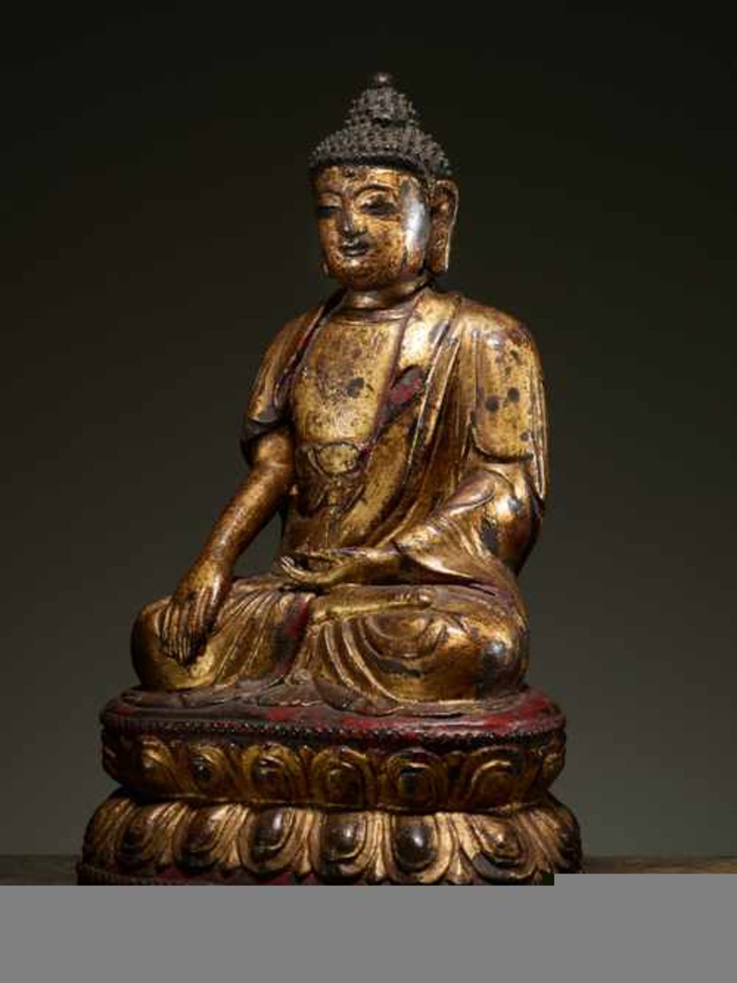 BUDDHA AUF LOTUSTHRON Bronze mit Vergoldung. China, Ming-Dynastie (1368 - 1644) Buddha Shakyamuni, - Image 3 of 8