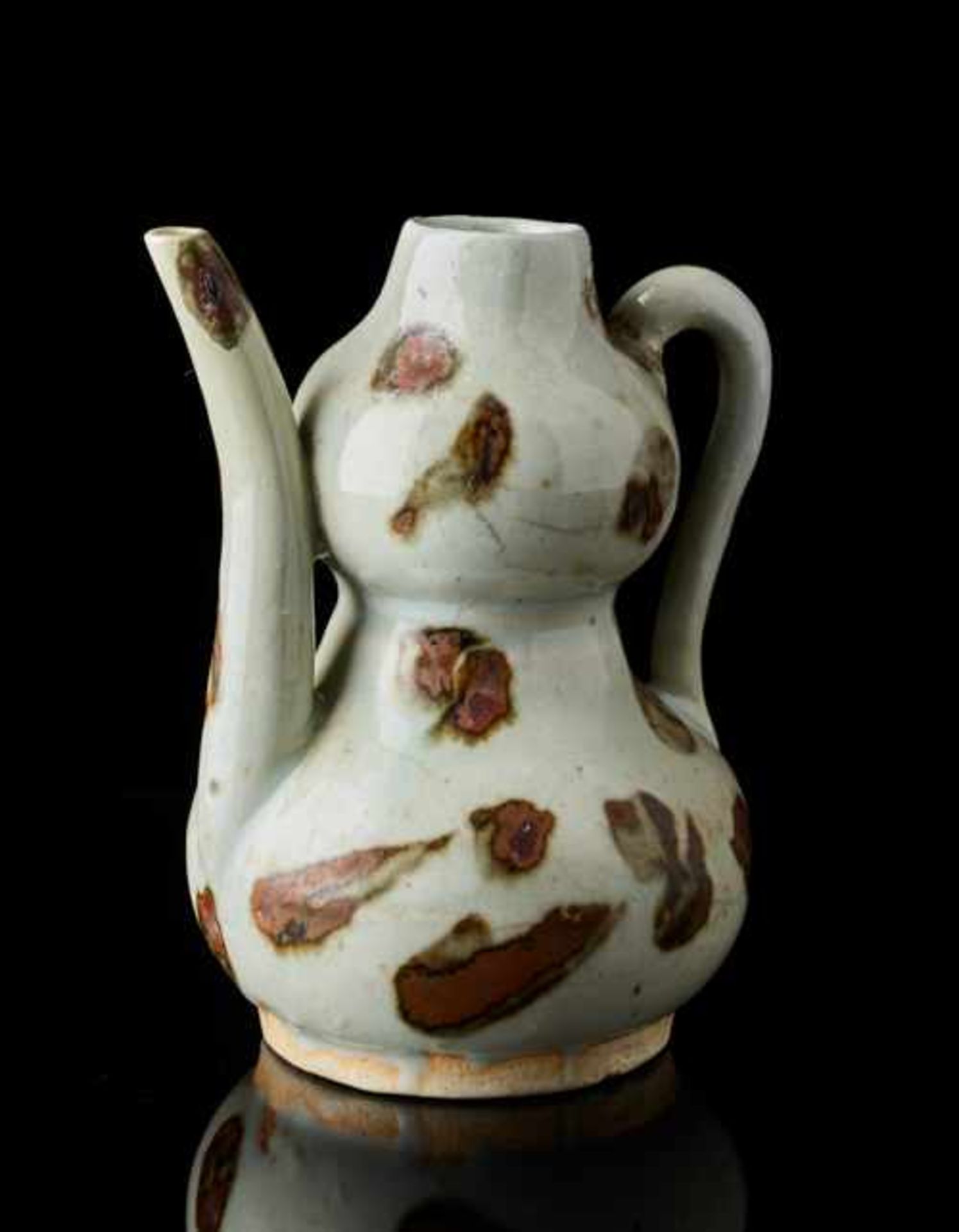 KÄNNCHEN MIT AUSGUSS Glasierte Keramik. China, Song bis Yuan, 12. bis 13. Jh.Ein seltenes, kleines - Image 2 of 6