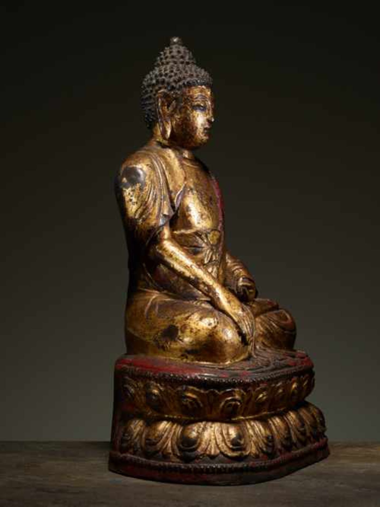 BUDDHA AUF LOTUSTHRON Bronze mit Vergoldung. China, Ming-Dynastie (1368 - 1644) Buddha Shakyamuni, - Image 4 of 8