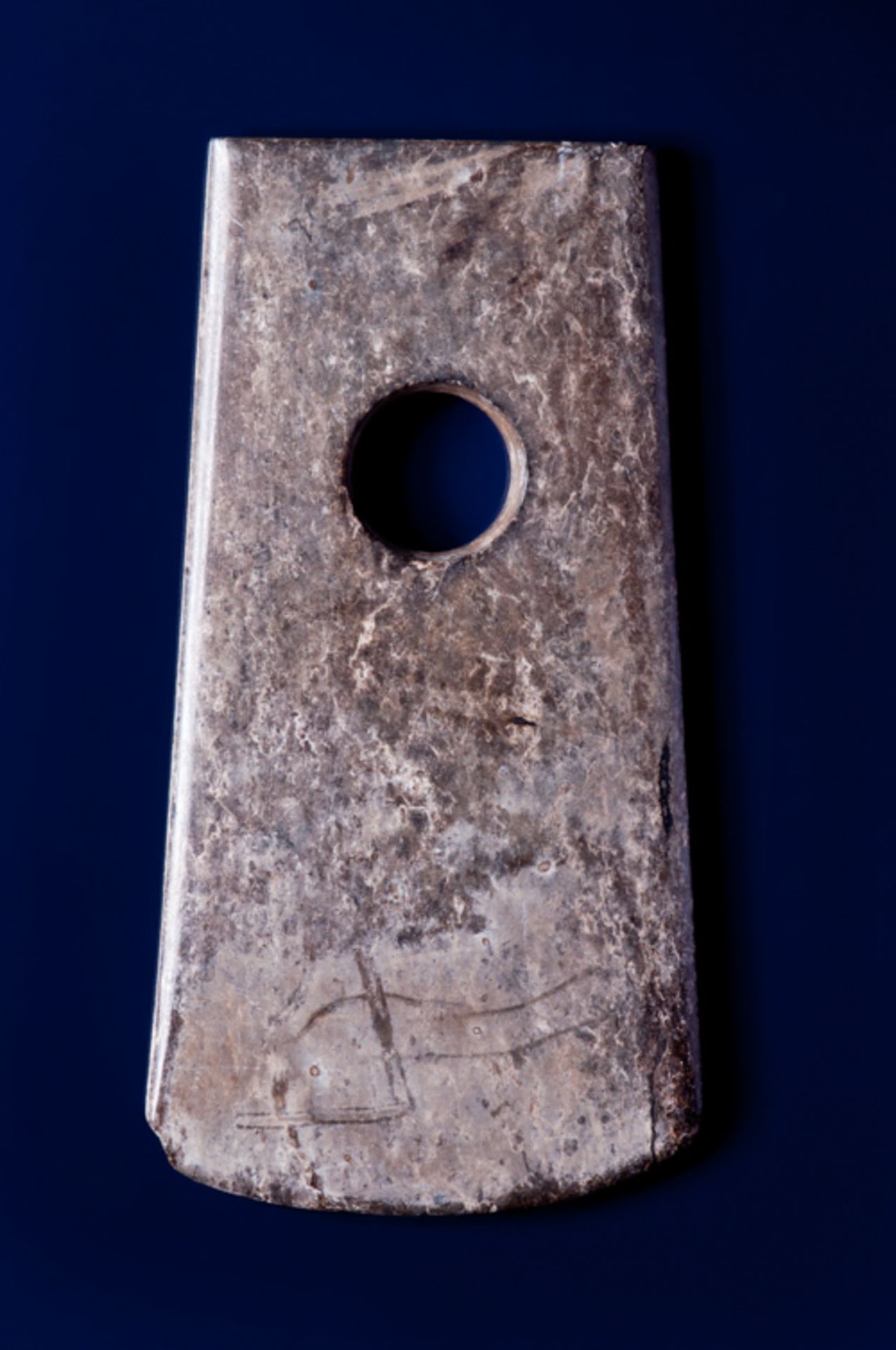AXE Jade. China, Late Neolithic period, c.2500-2000 BC This axe has a rectangular profile with - Image 2 of 4