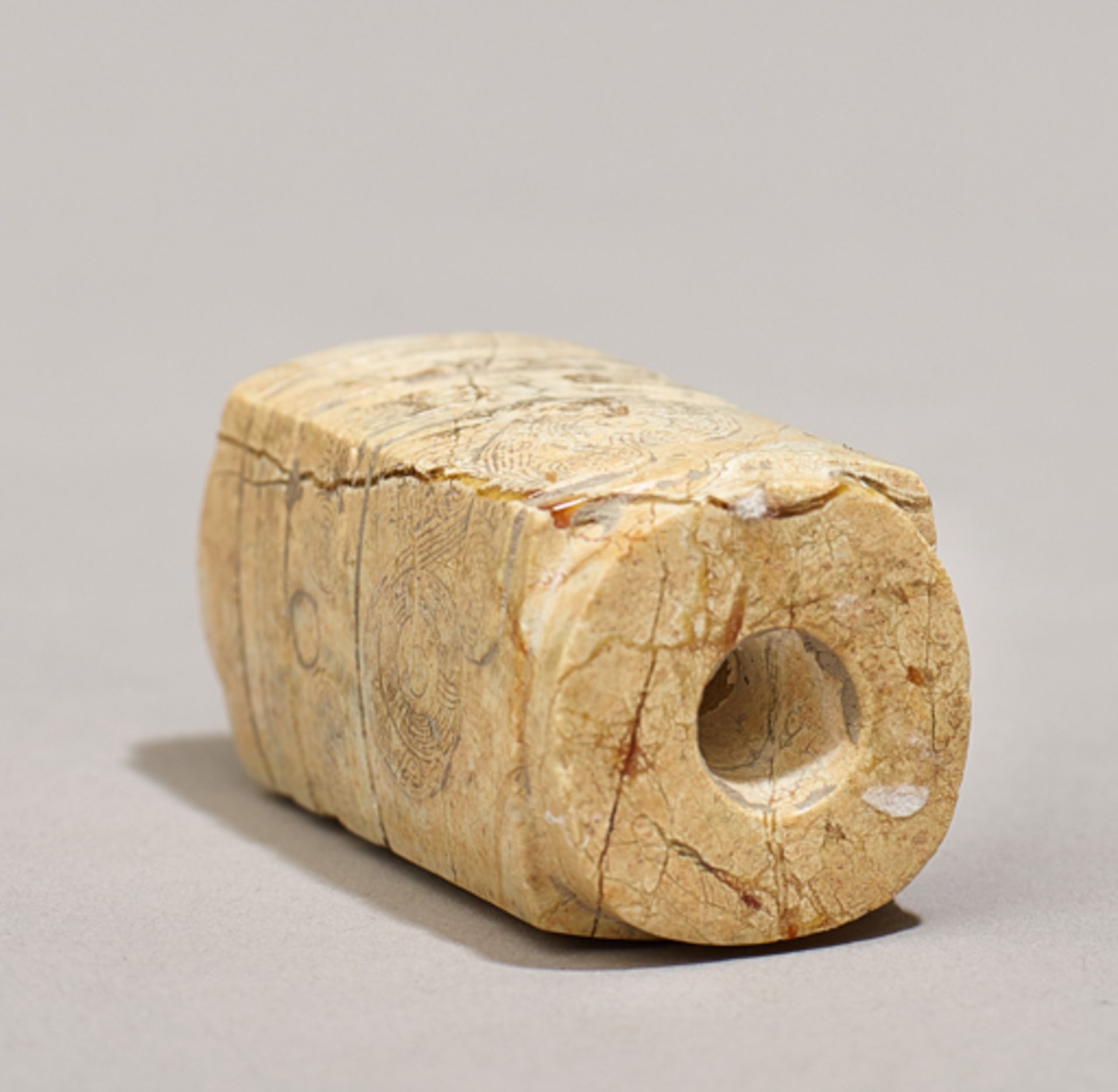 BEAD IN THE SHAPE OF A CONG Jade. China, Late Neolithic period, Liangzhu culture, ca.3300-2200 B. - Image 4 of 5