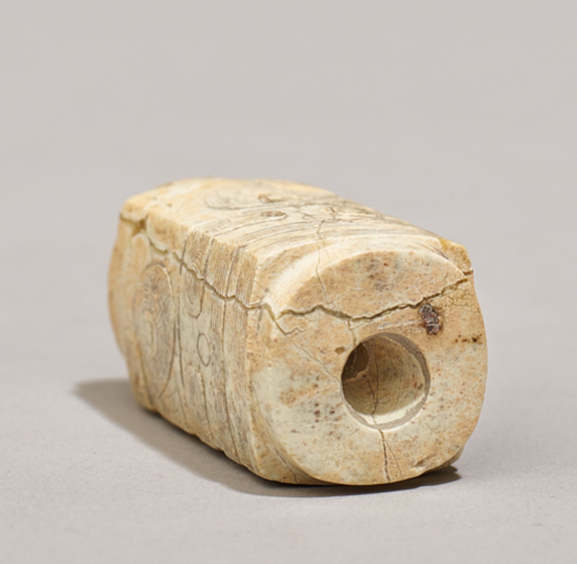 BEAD IN THE SHAPE OF A CONG Jade. China, Late Neolithic period, Liangzhu culture, ca.3300-2200 B. - Image 5 of 5