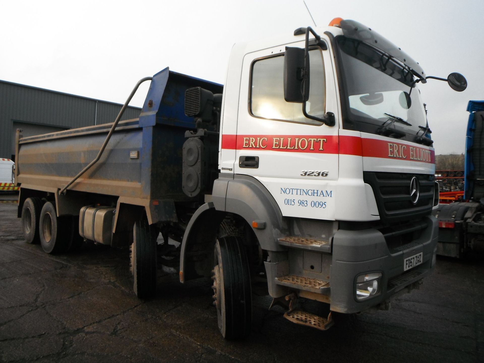 MERCEDES AXOR 3235 OM457.956 8X4 – FD57 ZWZ - Image 2 of 4