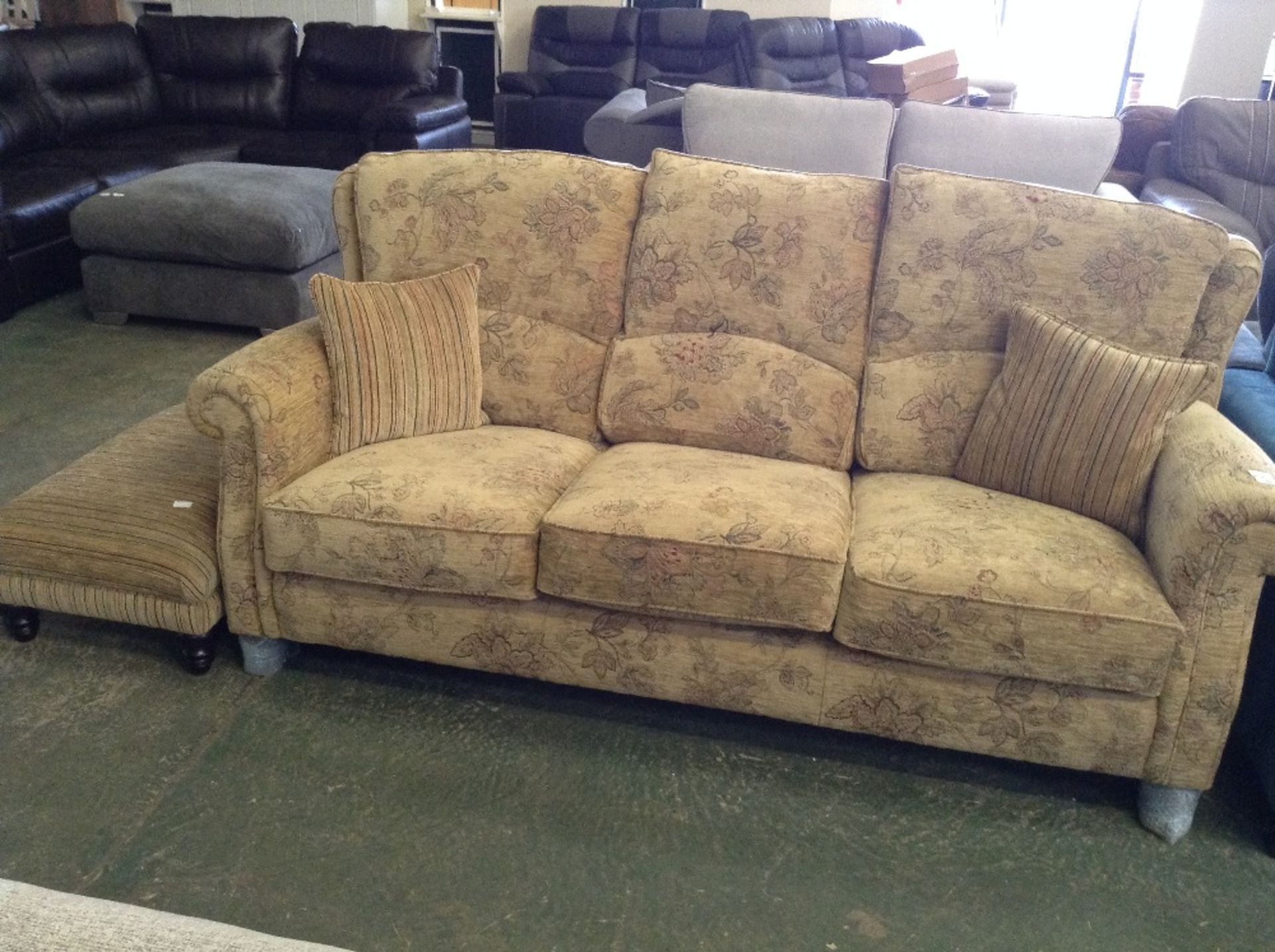 FARNHAM GOLDEN PATTERNED 3 SEATER SOFA AND FOOTSTO