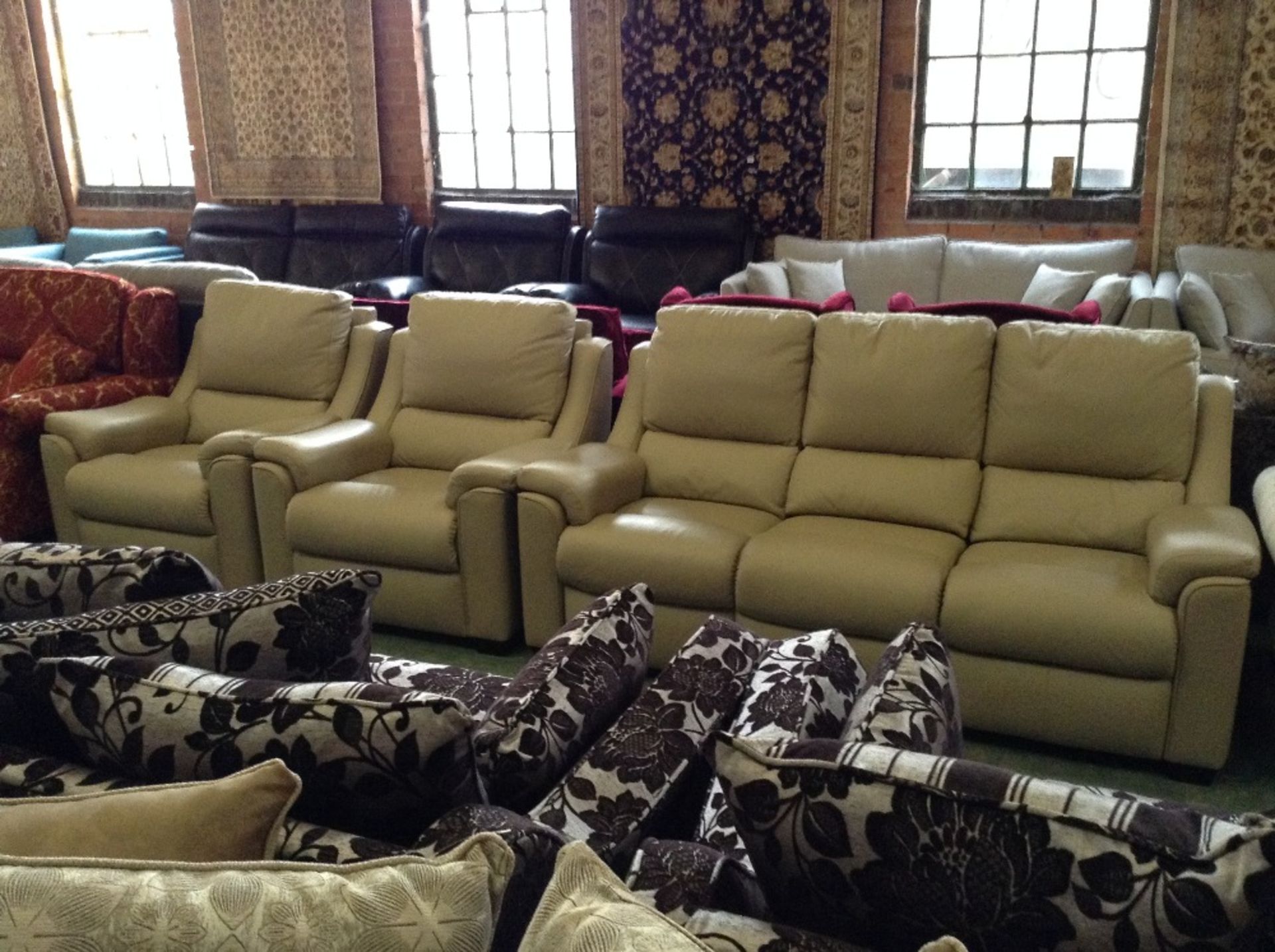 CREAM LEATHER ELECTRIC RECLINING 3 SEATER SOFA AND