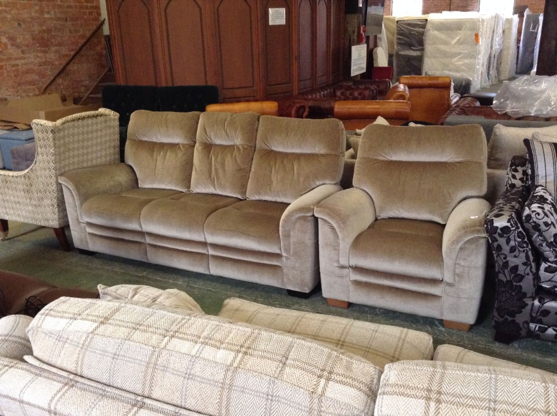 BEIGE 3 SEATER SOFA AND CHAIR (TR000693 WO0150191)