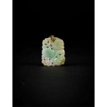 Jade Pendant with Gold Clasp 916 黄金翡翠挂件 长 (Length)：5.0cm 宽(Width） ：3.0cm 重 (Weight): 12g