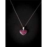 A multi gem and gold pendant and chain with pink sapphire and diamonds. 粉红蓝宝石明亮式切割钻石项链18K白金