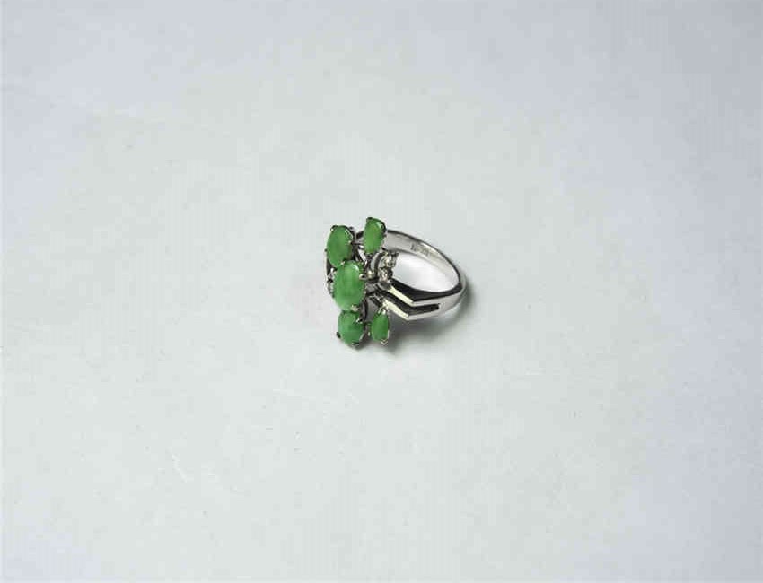 Jadeite Ring, 18k White Gold & Diamond Set 18K白金钻石翡翠戒指 - Image 3 of 3