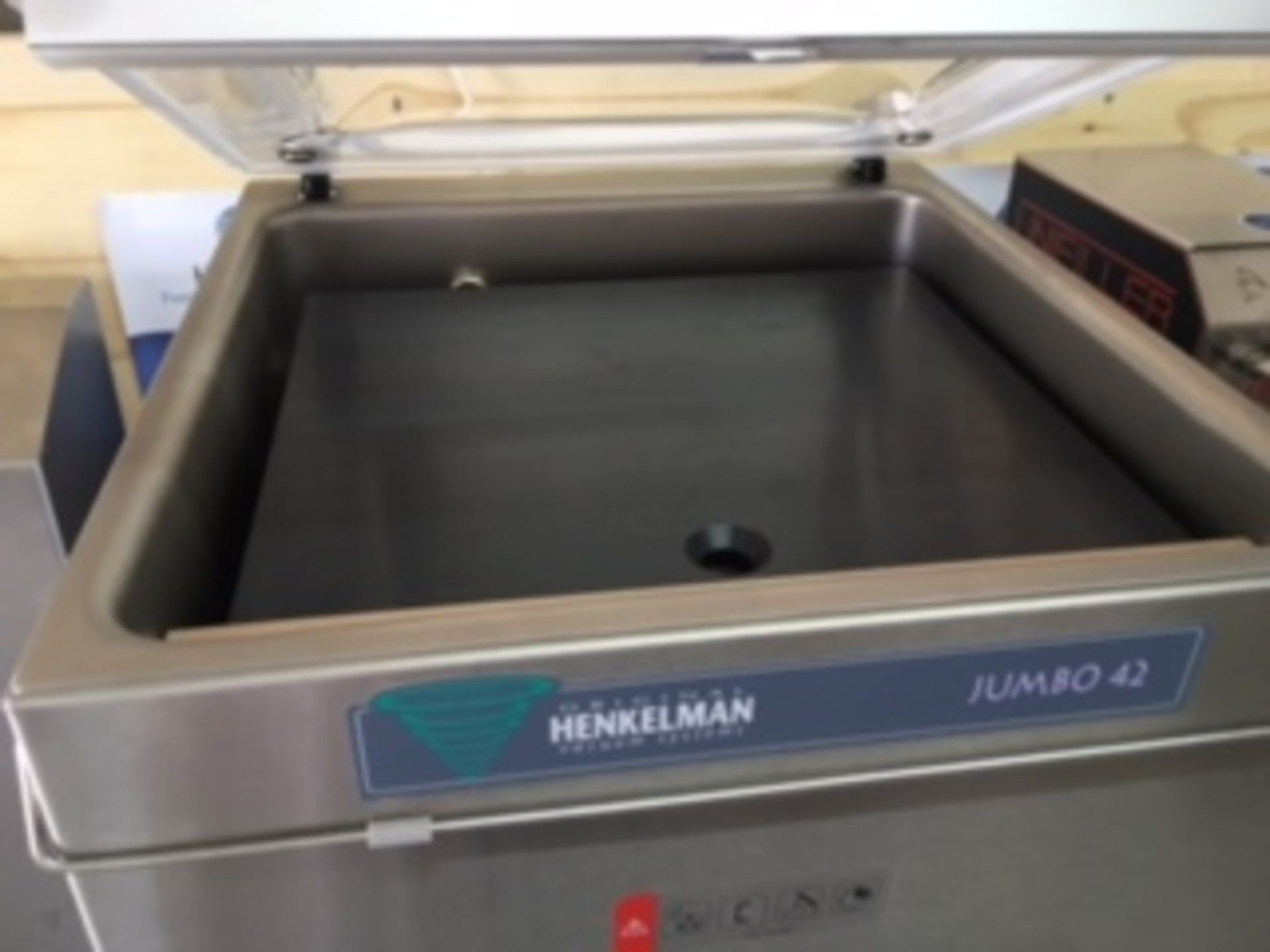 Henkelman Jumbo 42 Vacuum Packer Brand New 2016 - Image 3 of 4