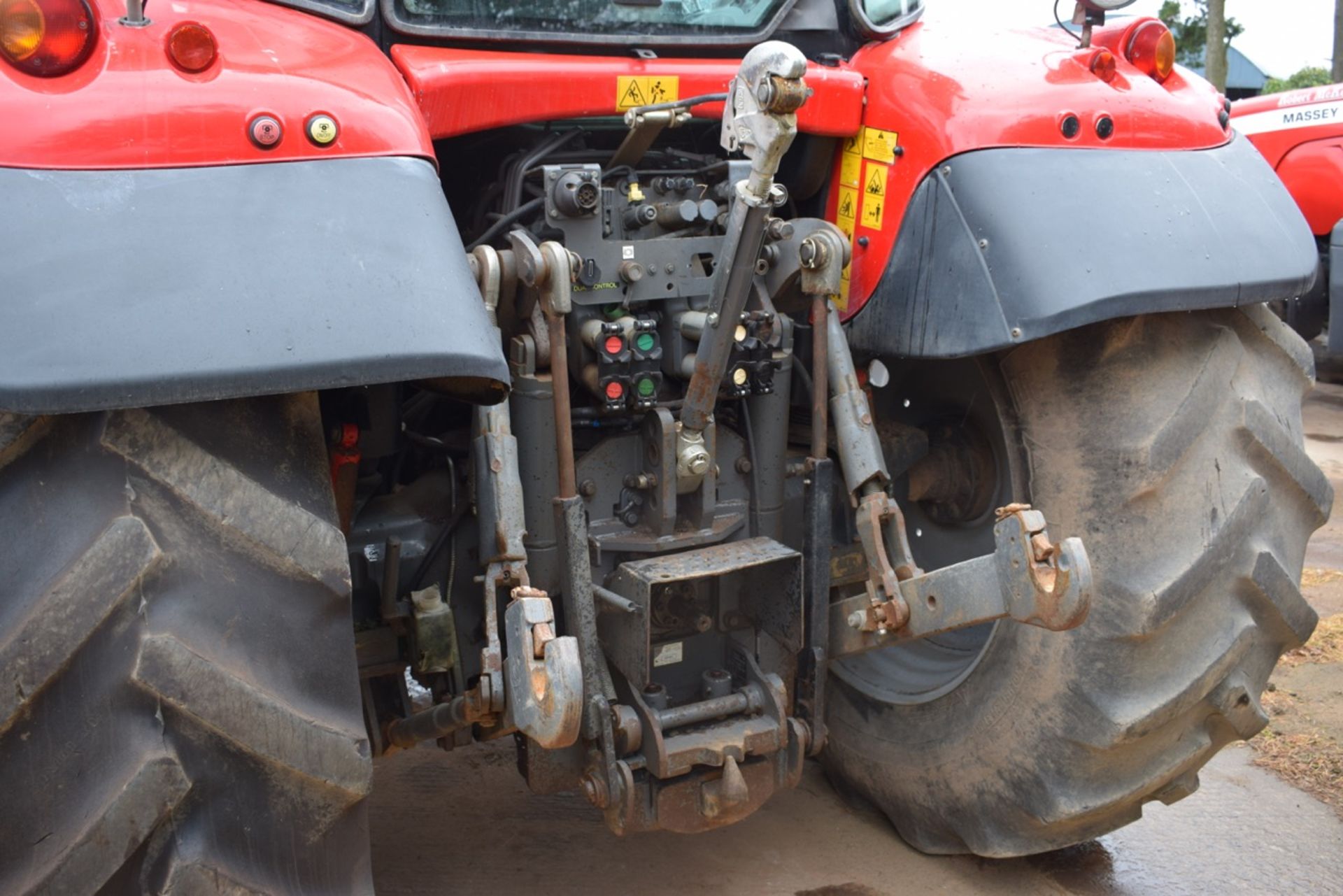 2010 Massey Ferguson 6480 Dyna 6 Tractor - Image 8 of 19