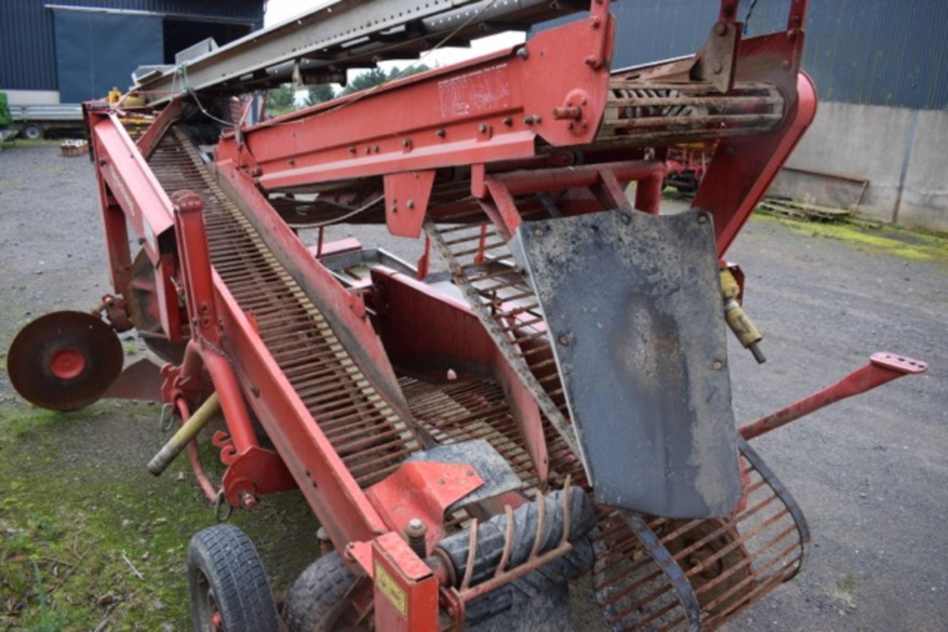 Kverneland Underhaug 1700 Potato Harvester - Image 3 of 4