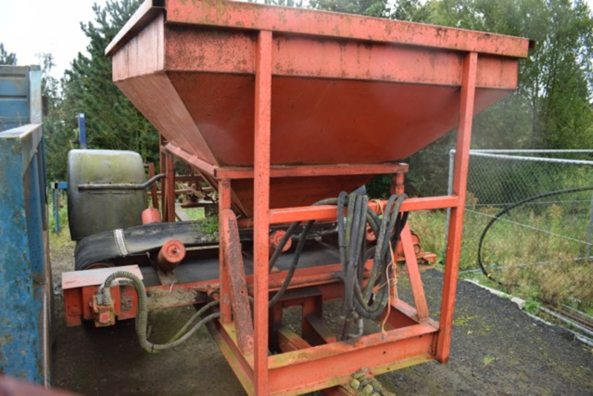 Stone Cart with Side Deposit Conveyor - Image 3 of 3