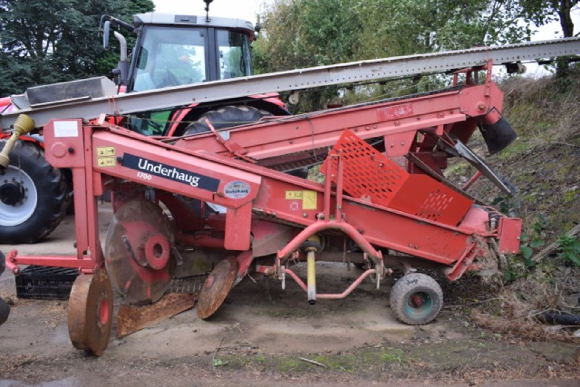 Kverneland Underhaug 1700 Potato Harvester - Image 4 of 8