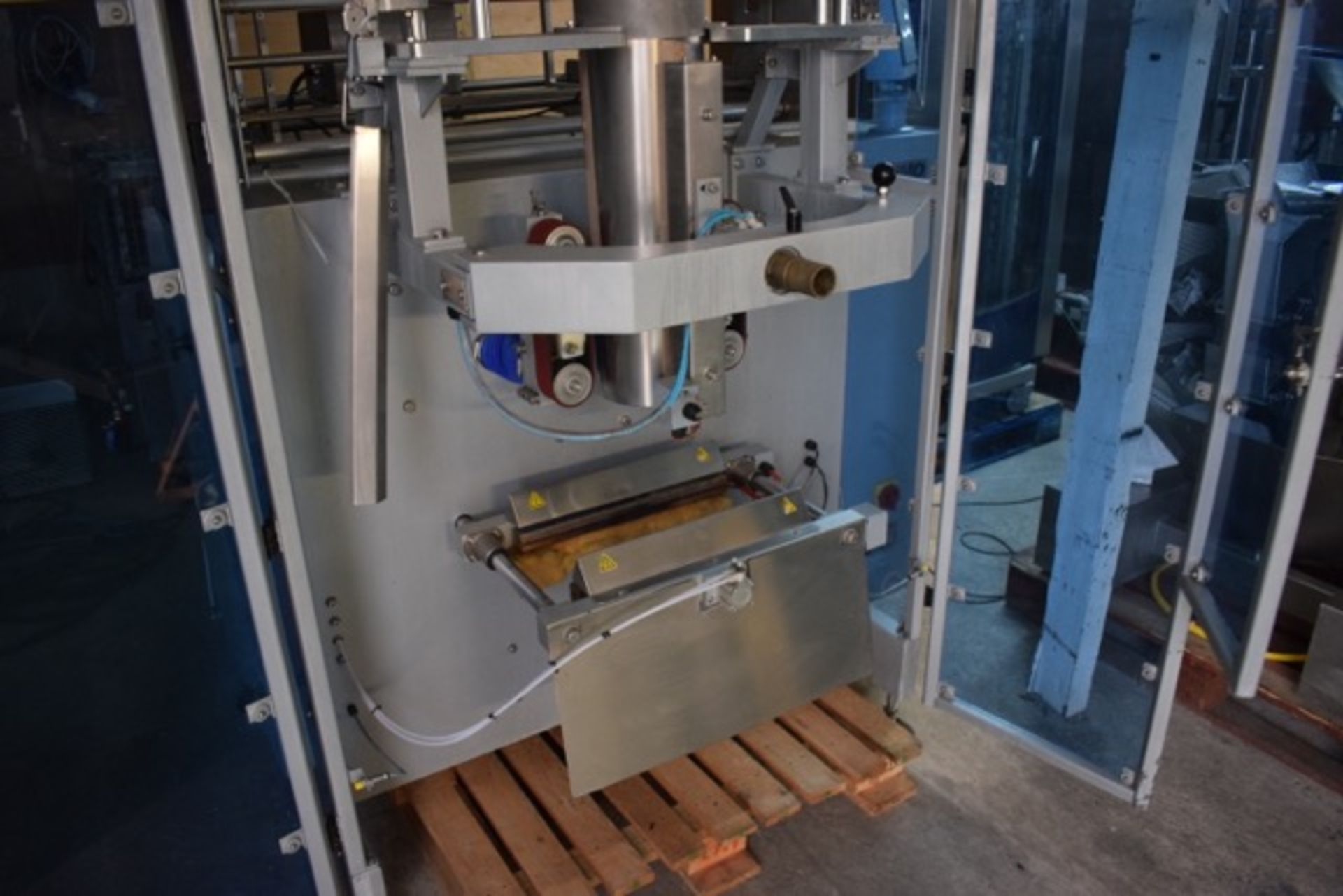 Saimo Multihead Weigher with VFFS Bagger - Image 4 of 9