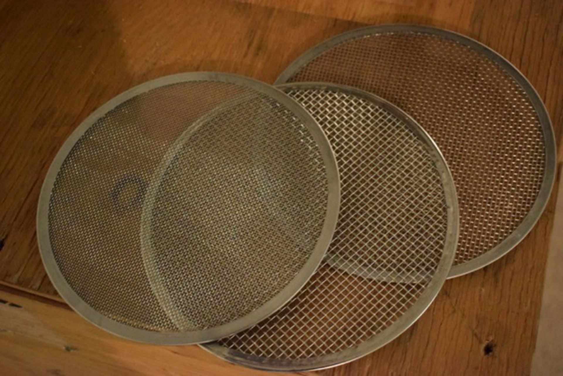 Farley Greene Table Top Sieve - Image 2 of 2