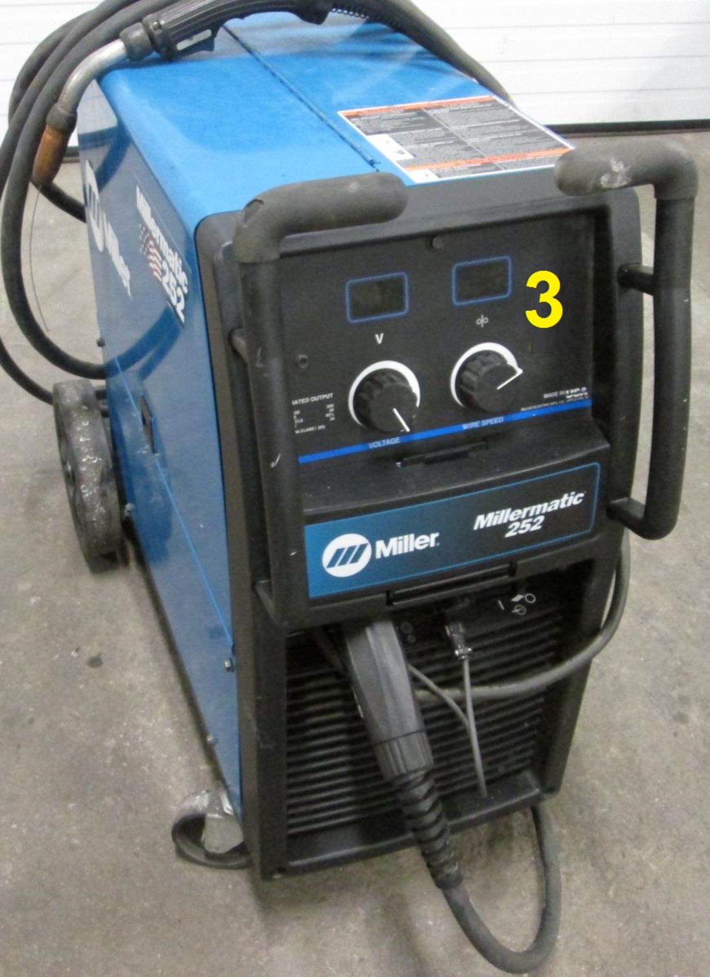 Miller Millermatic 252 Mig Welder with mig gun 300 amp 220V 3 phase (shipping quote from MI)