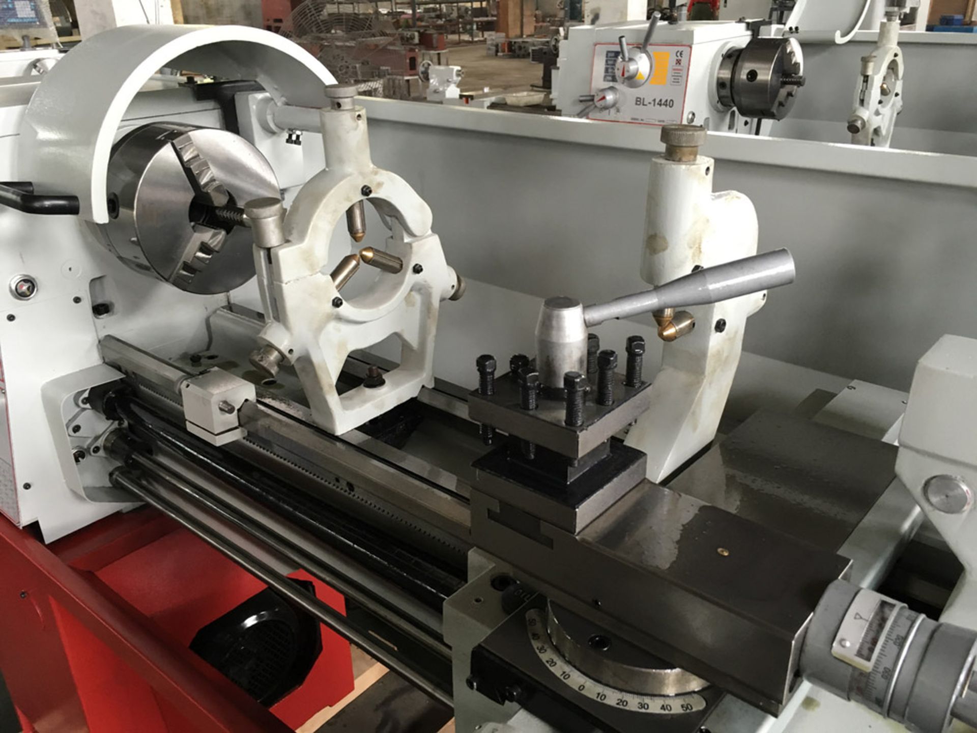 BL1440 Lathe with 14" Swing with 40" Between Centres with DRO (digital readout), tool post, - Image 4 of 4