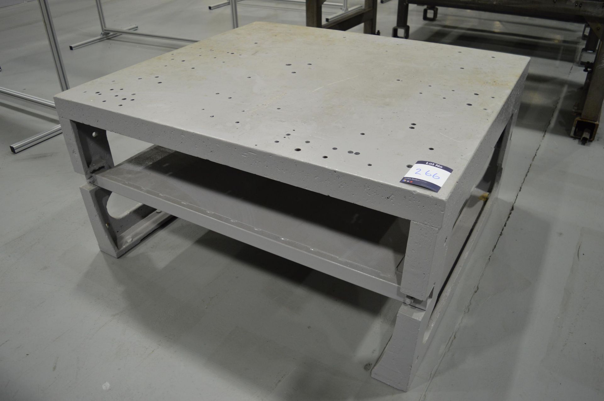 Steel Welding Bench
152cm(W) x 137cm(D) x 76cm(H)