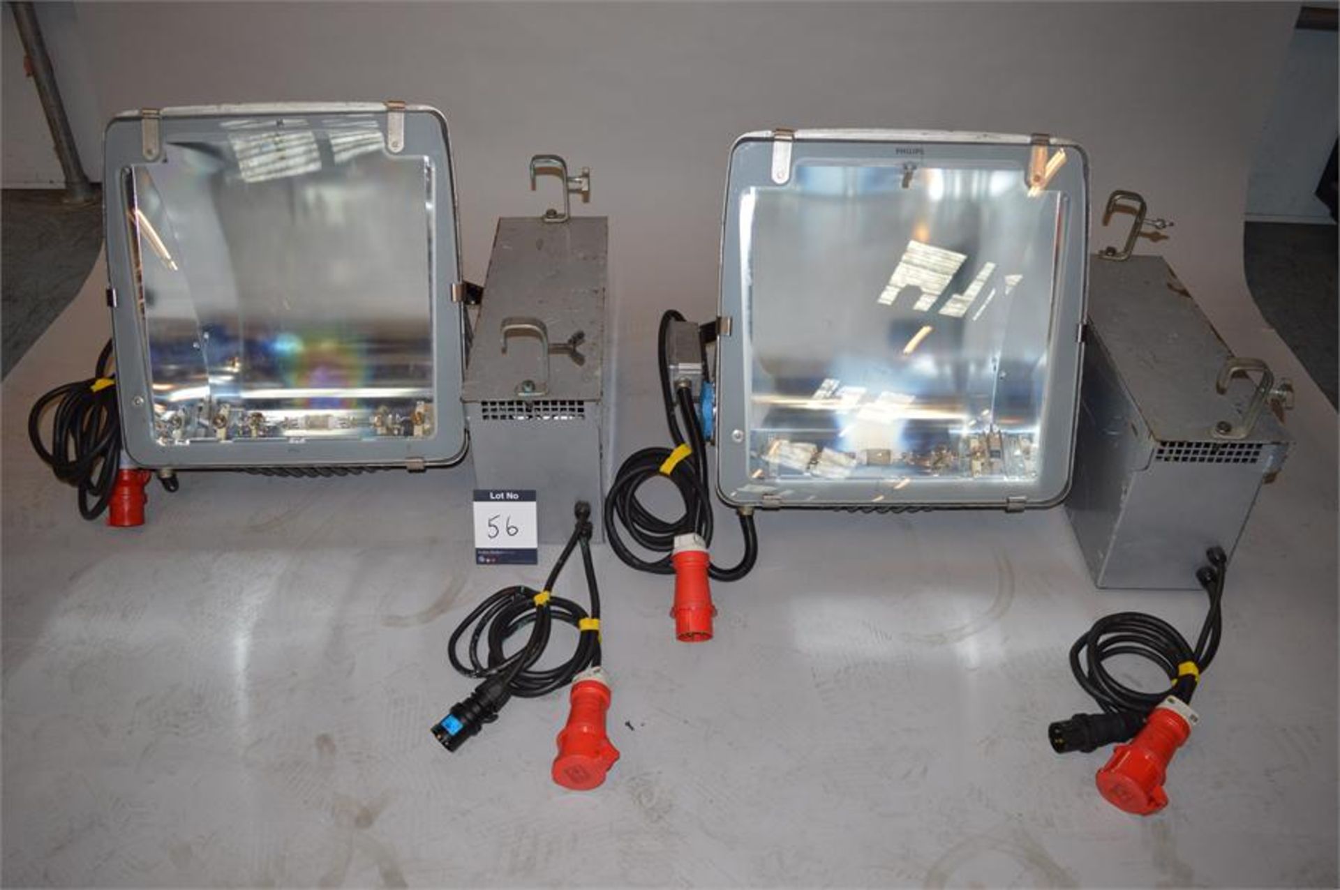 Two Philips, Optivision 1000W MBI Asymetrical Flood Lights with Ballast - Image 4 of 4