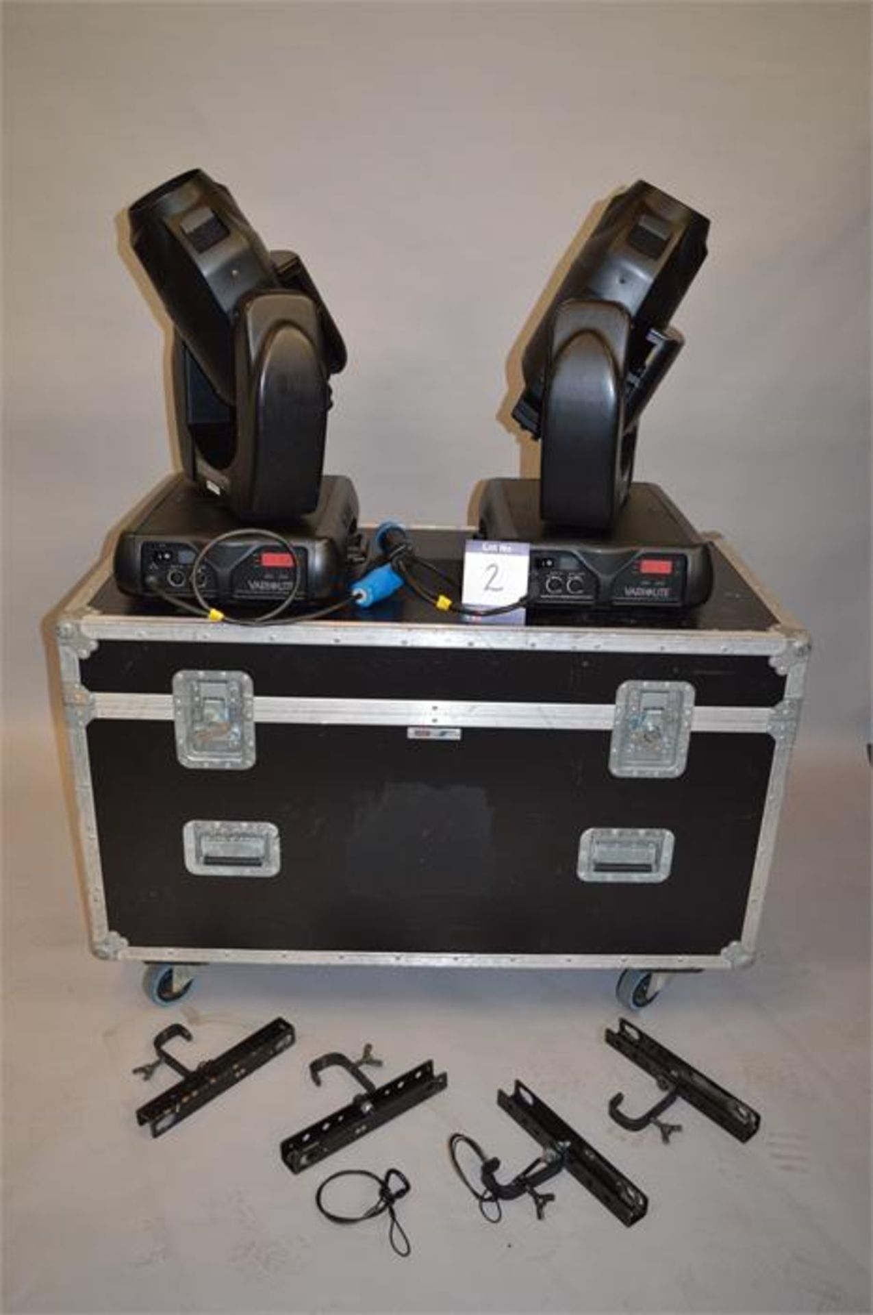 Two Varilite, VL2000 Wash Moving Head Lights with Flightcase and associated Brackets, as lotted - Image 3 of 5