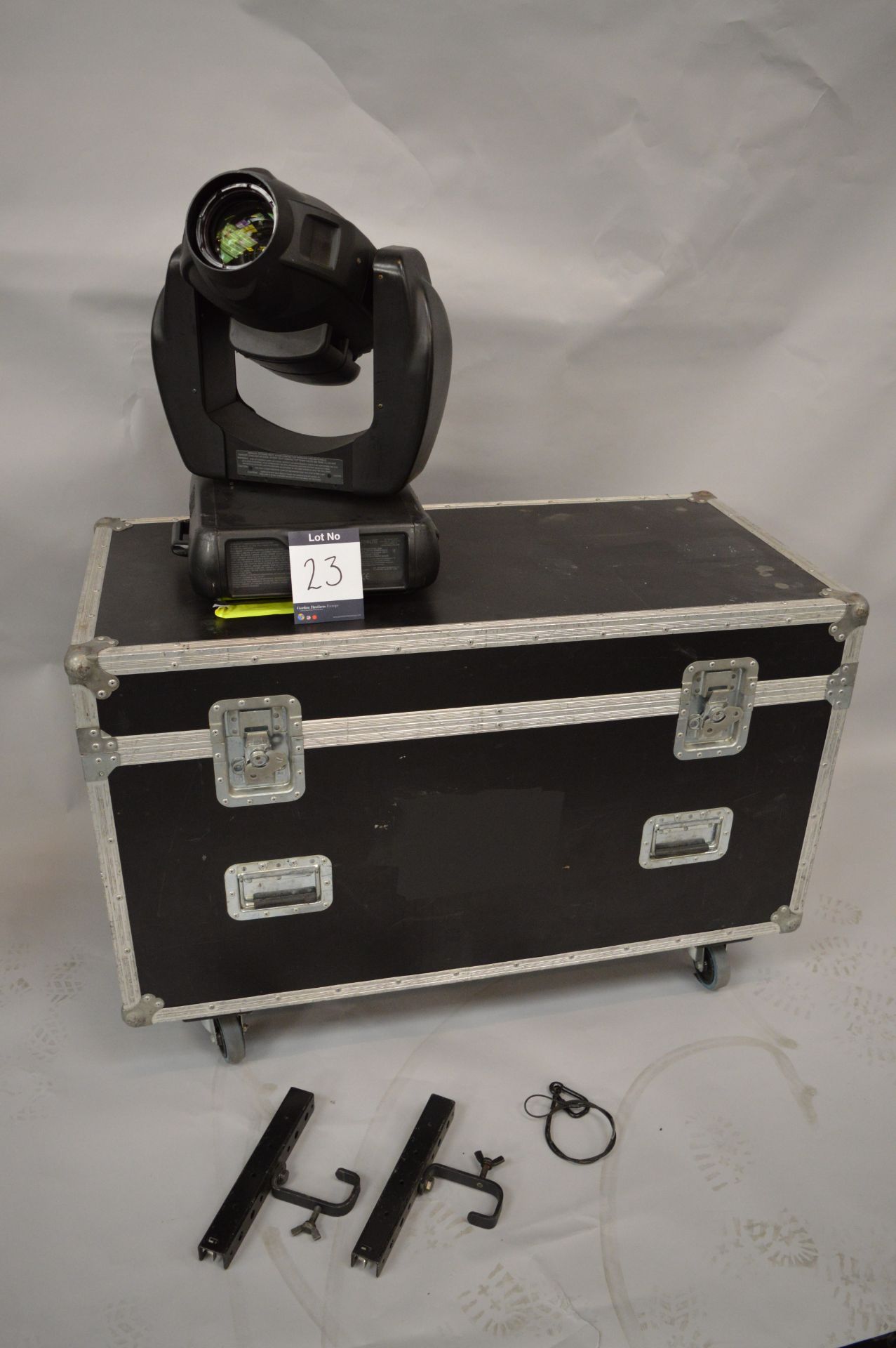 1 x Varilite, VL2000 Moving Head Spot Light with Flightcase and assoiated Brackets, as lotted (maybe