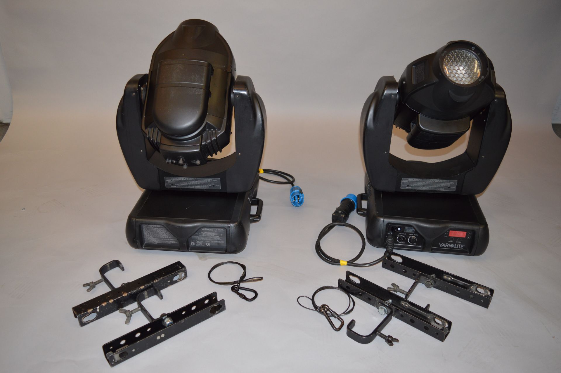 Two Varilite, VL2000 Wash Moving Head Lights with Flightcase and associated Brackets, as lotted - Image 5 of 5