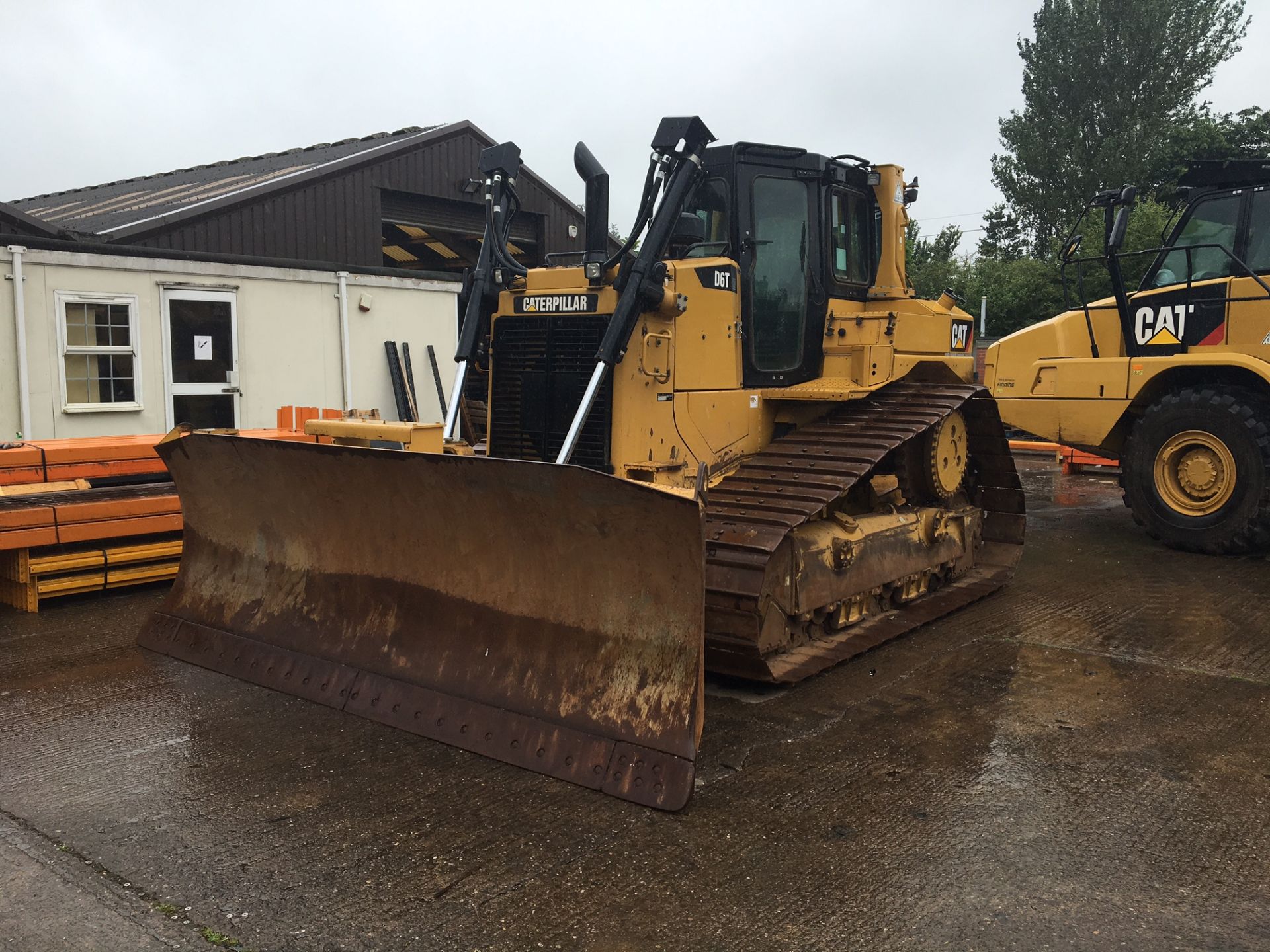 Caterpillar D6T LGP VPAT steel tracked bulldozer - Image 2 of 33