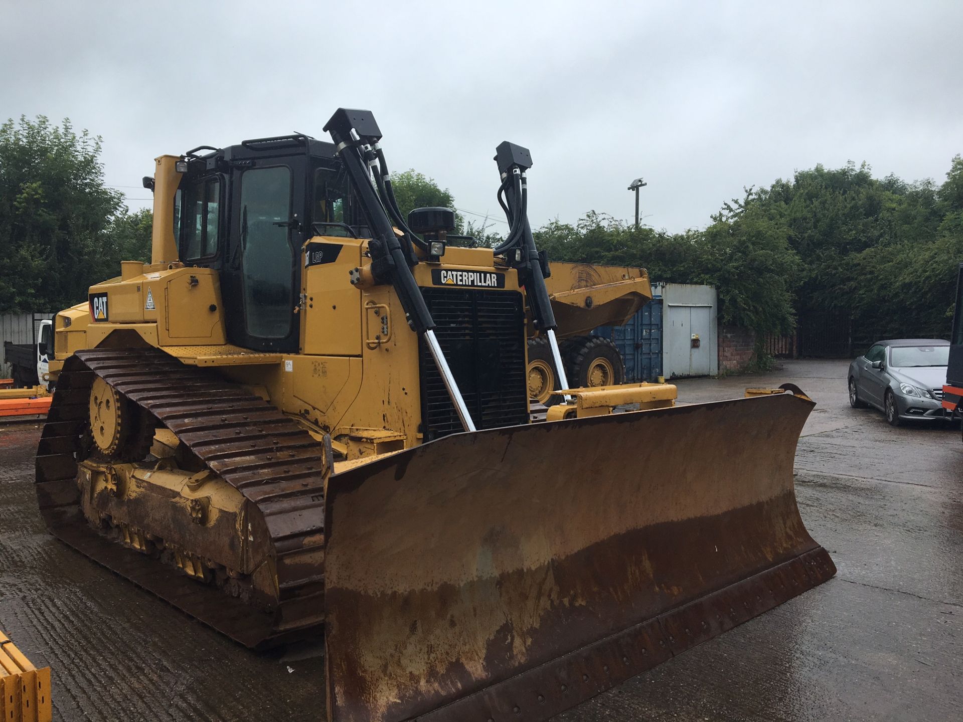 Caterpillar D6T LGP VPAT steel tracked bulldozer