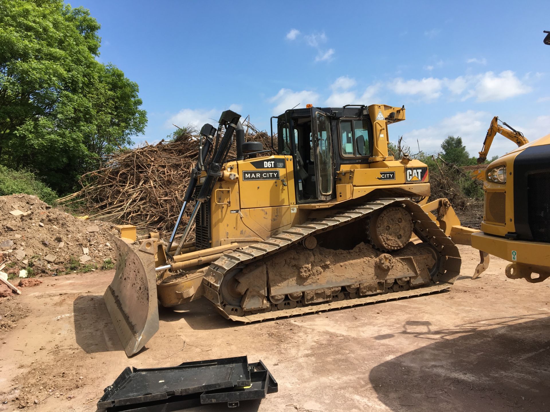 Caterpillar D6T LGP VPAT steel tracked bulldozer - Image 3 of 33