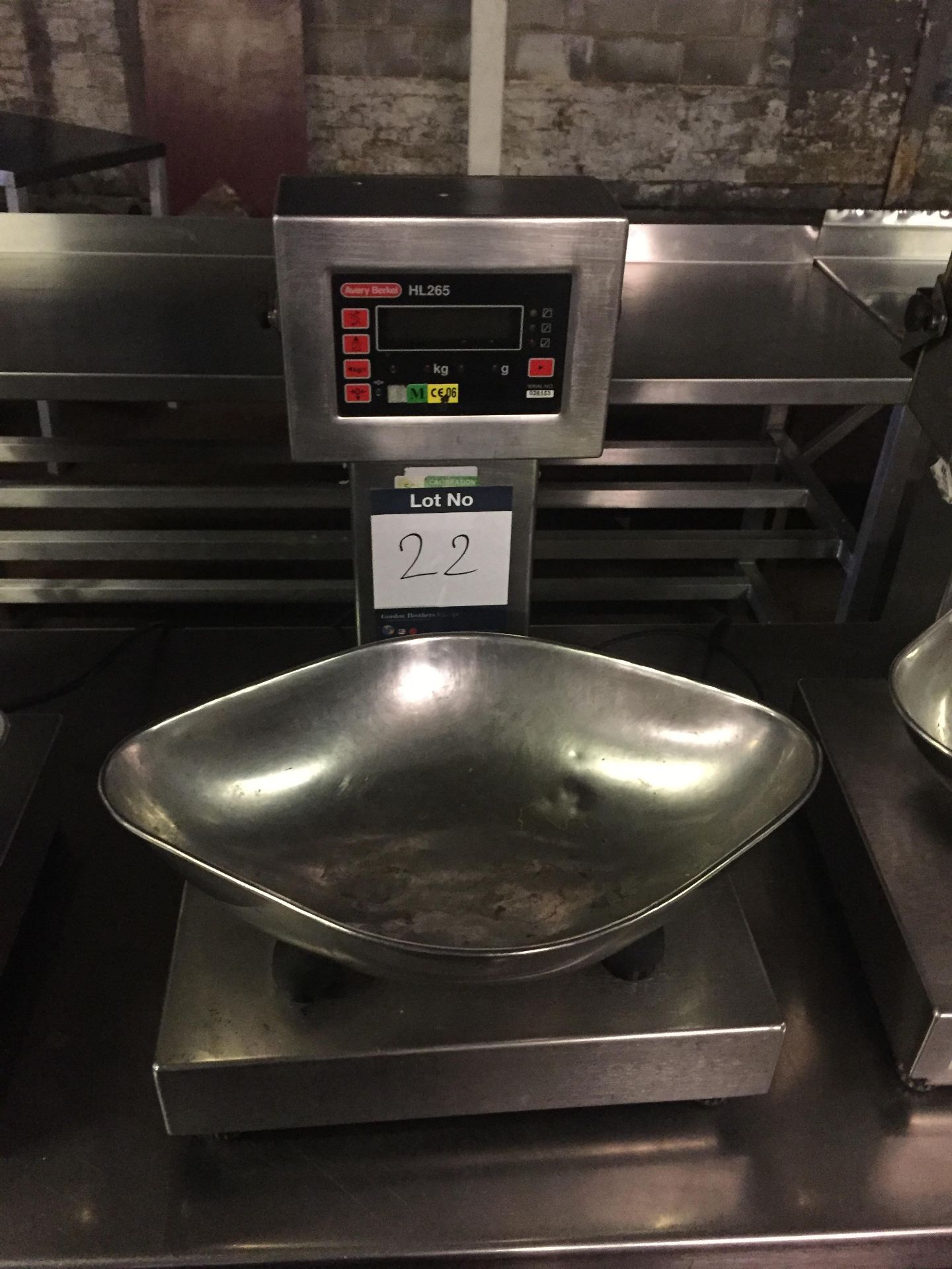 Avery Berkel HL265 stainless steel benchtop weighscales with weigh container