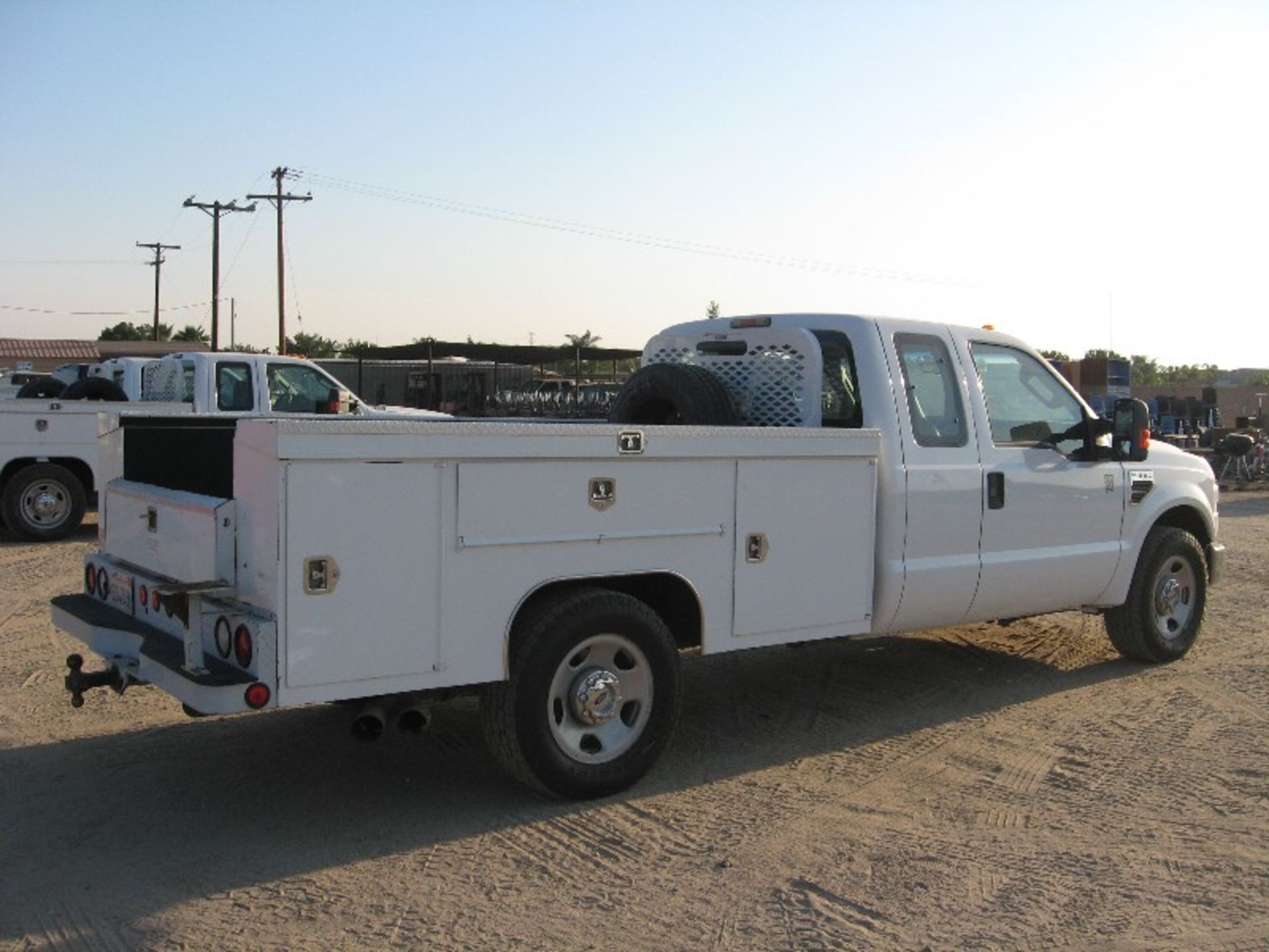 2008 Ford F350 - Image 3 of 5